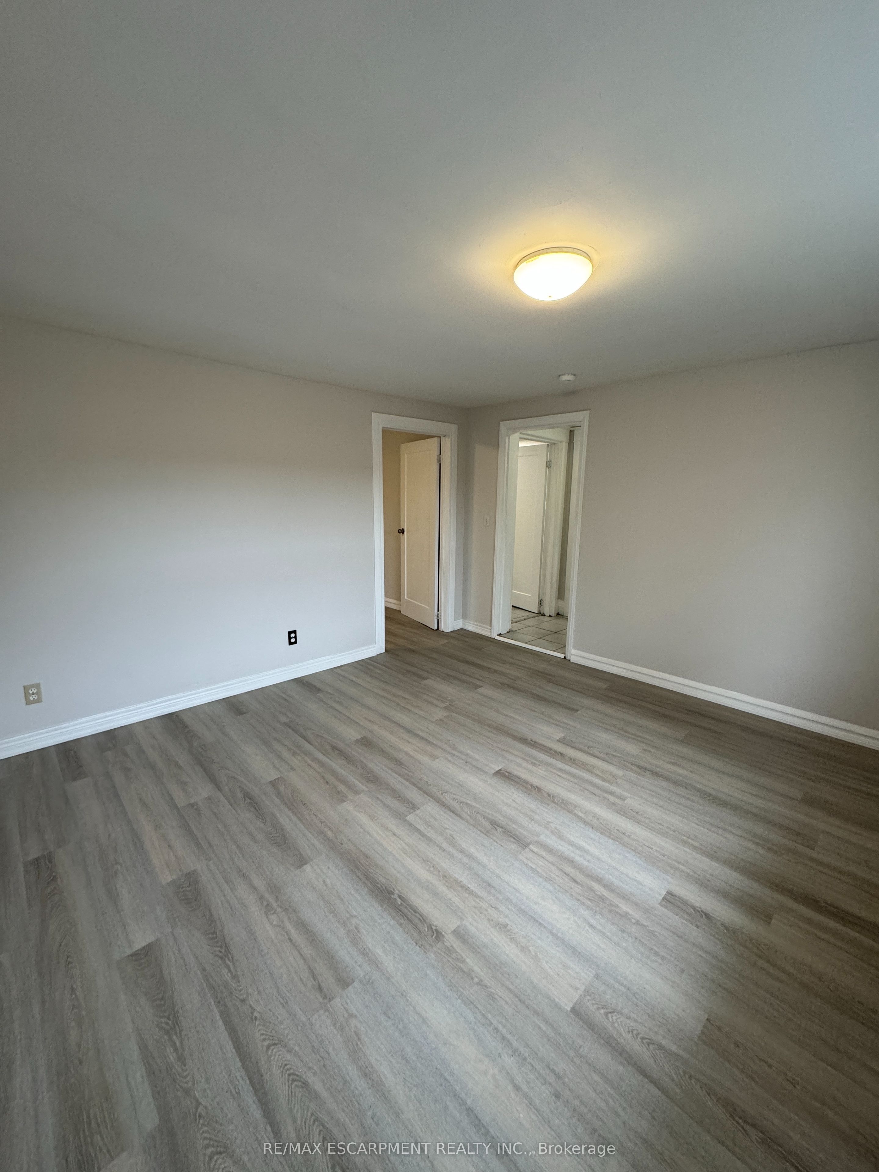 264 King Street 3, Welland, ON L3B 3J8 photo 3