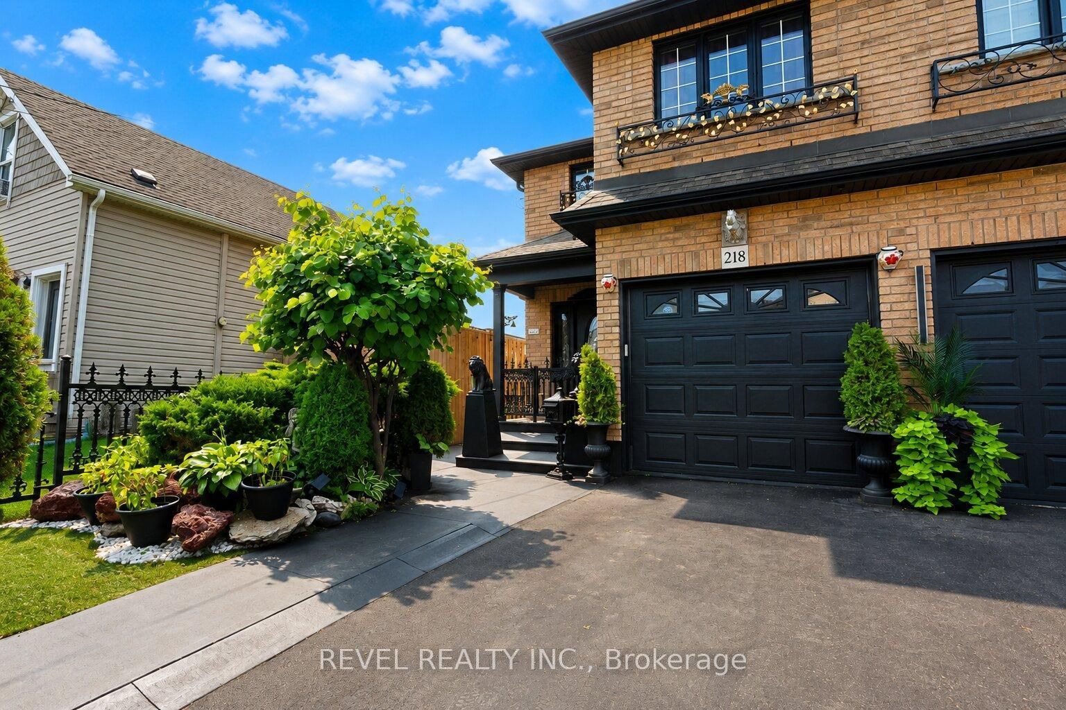218 Macaulay Street E, Hamilton, ON L8L 3X8 photo 3
