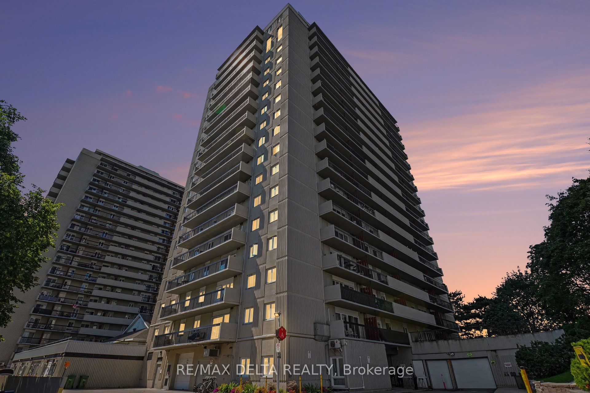 158A Mcarthur Avenue 1610, Vanier and Kingsview Park, ON K1L 8C9