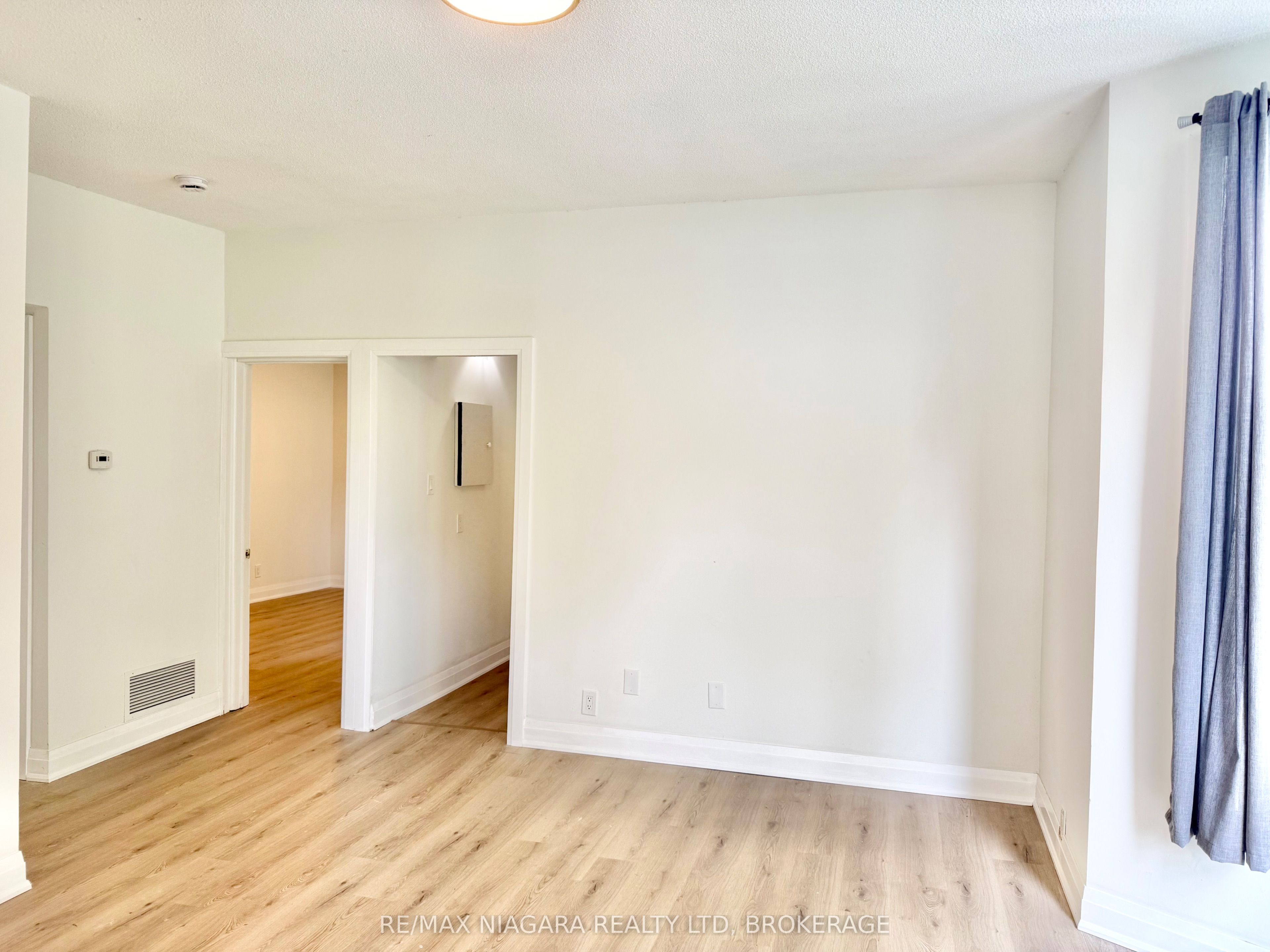 4674 Zimmerman Avenue Unit 3, Niagara Falls, ON L2E 3M6 photo 3
