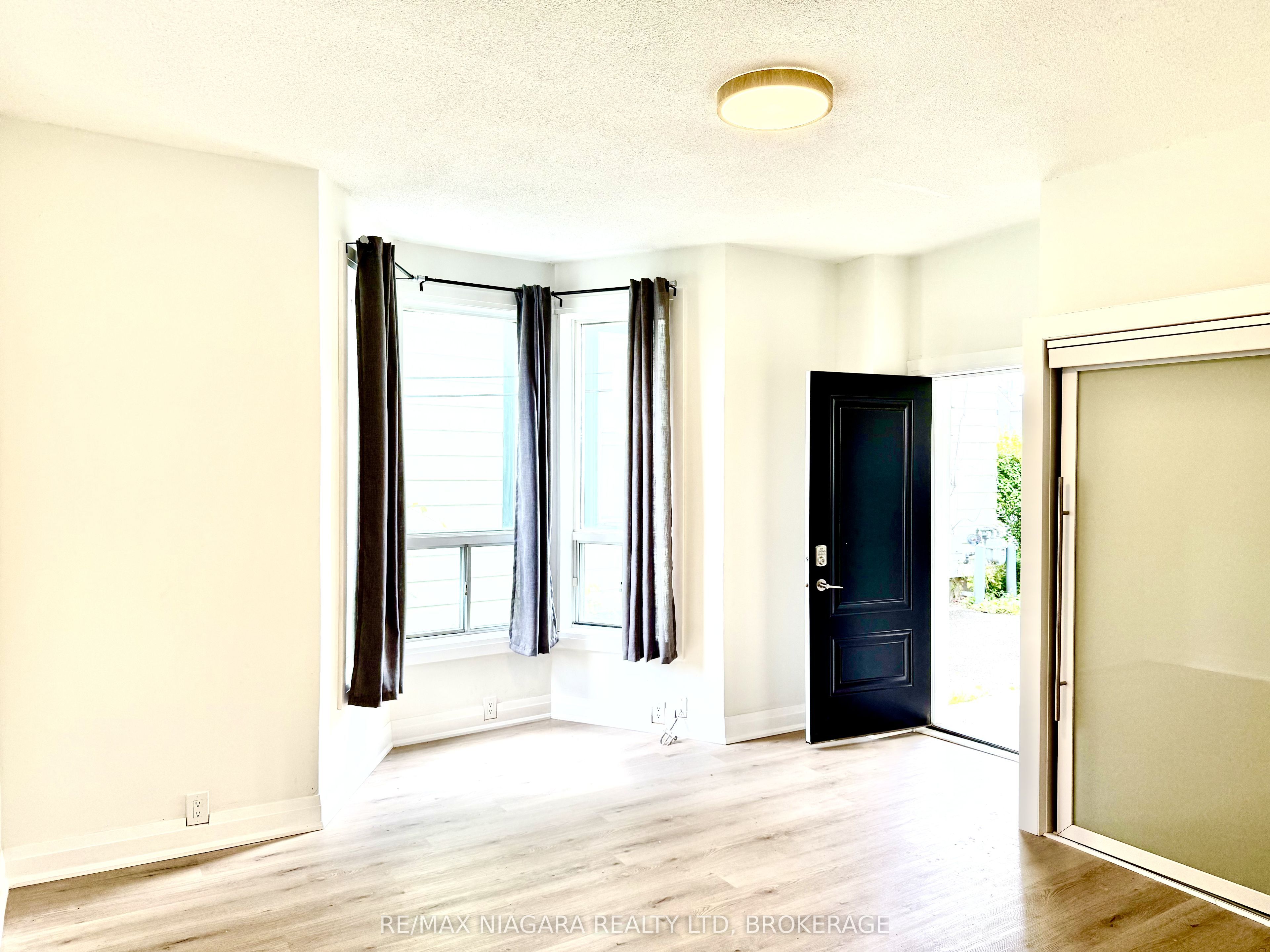 4674 Zimmerman Avenue Unit 3, Niagara Falls, ON L2E 3M6 photo 4