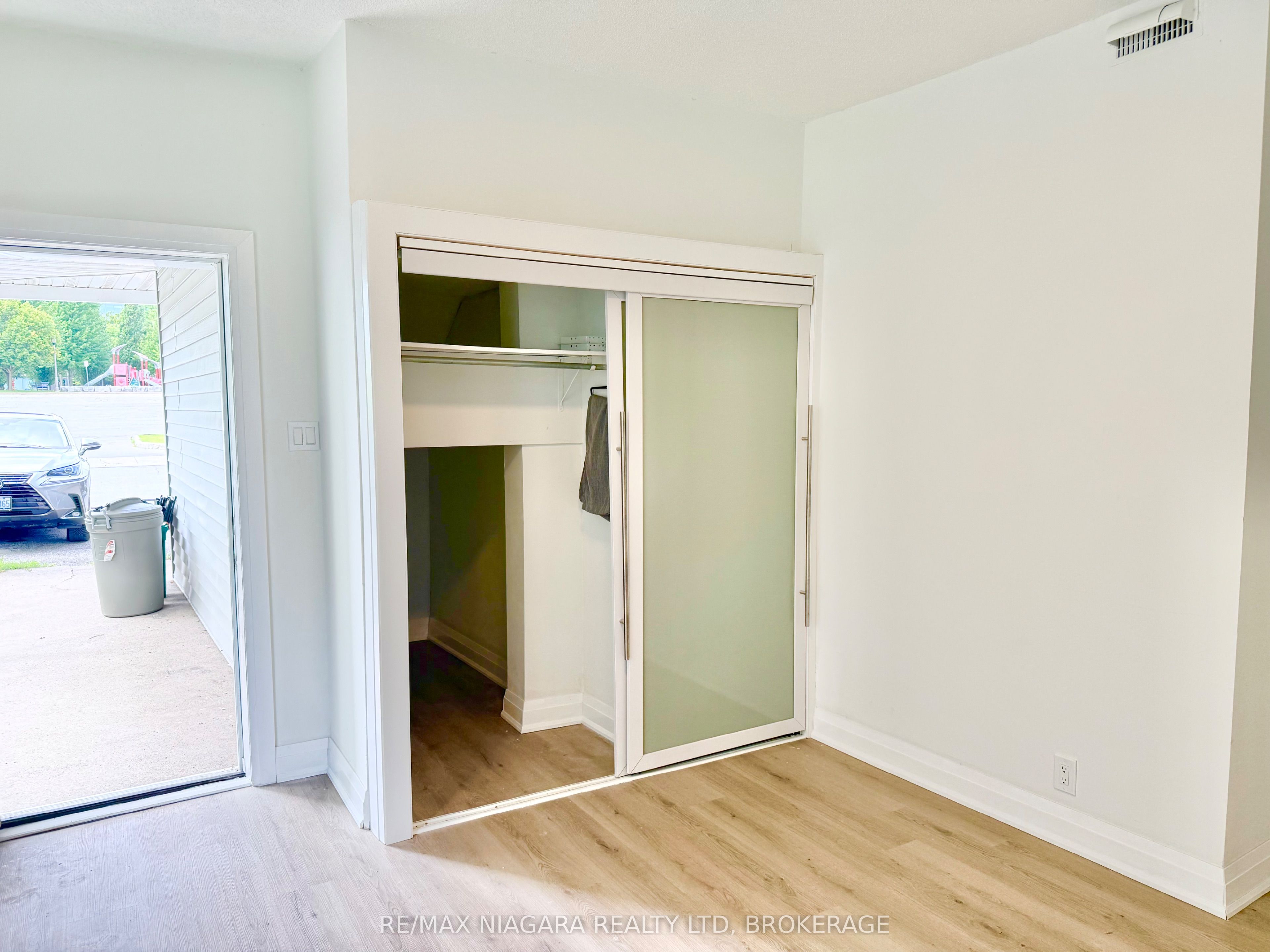 4674 Zimmerman Avenue Unit 3, Niagara Falls, ON L2E 3M6 photo 5