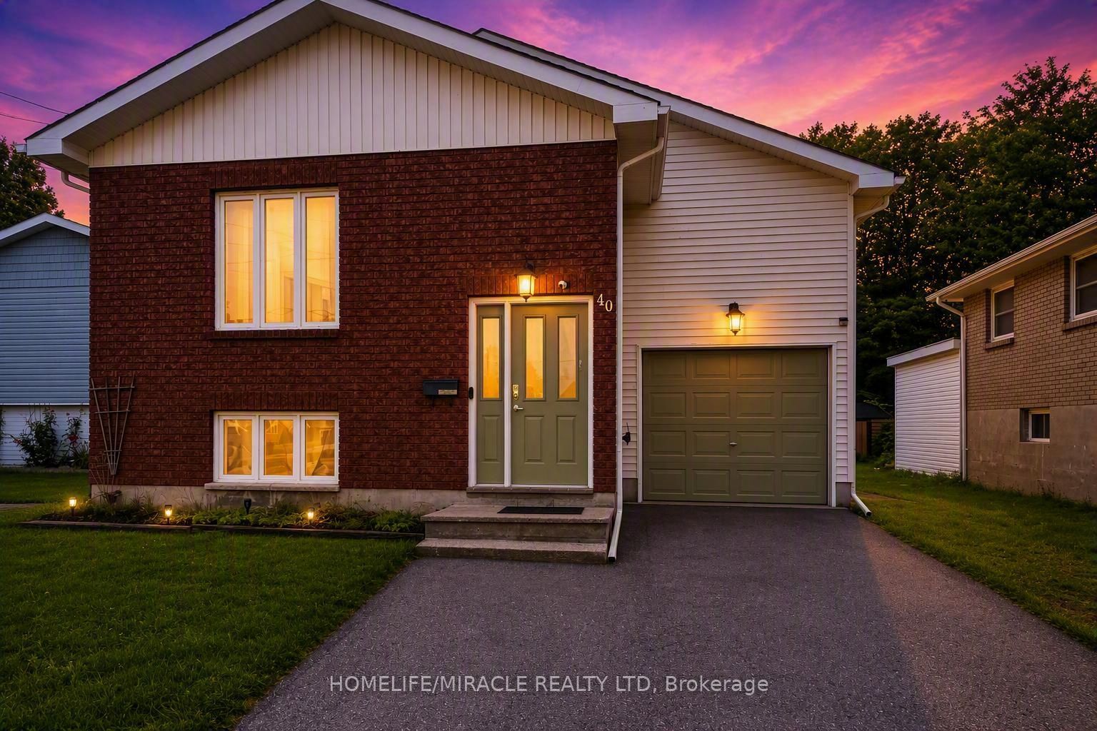 40 St Charles Street, Belleville, ON K8P 2V8 photo 2