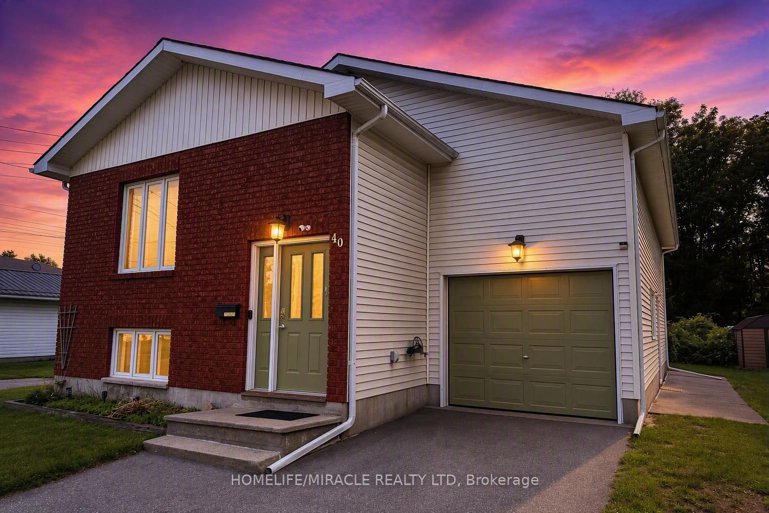 40 St Charles Street, Belleville, ON K8P 2V8 photo 3
