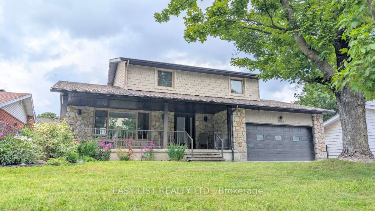 1895 Savoy Place, Belair Park - Copeland Park and Area, ON K2C 0W2