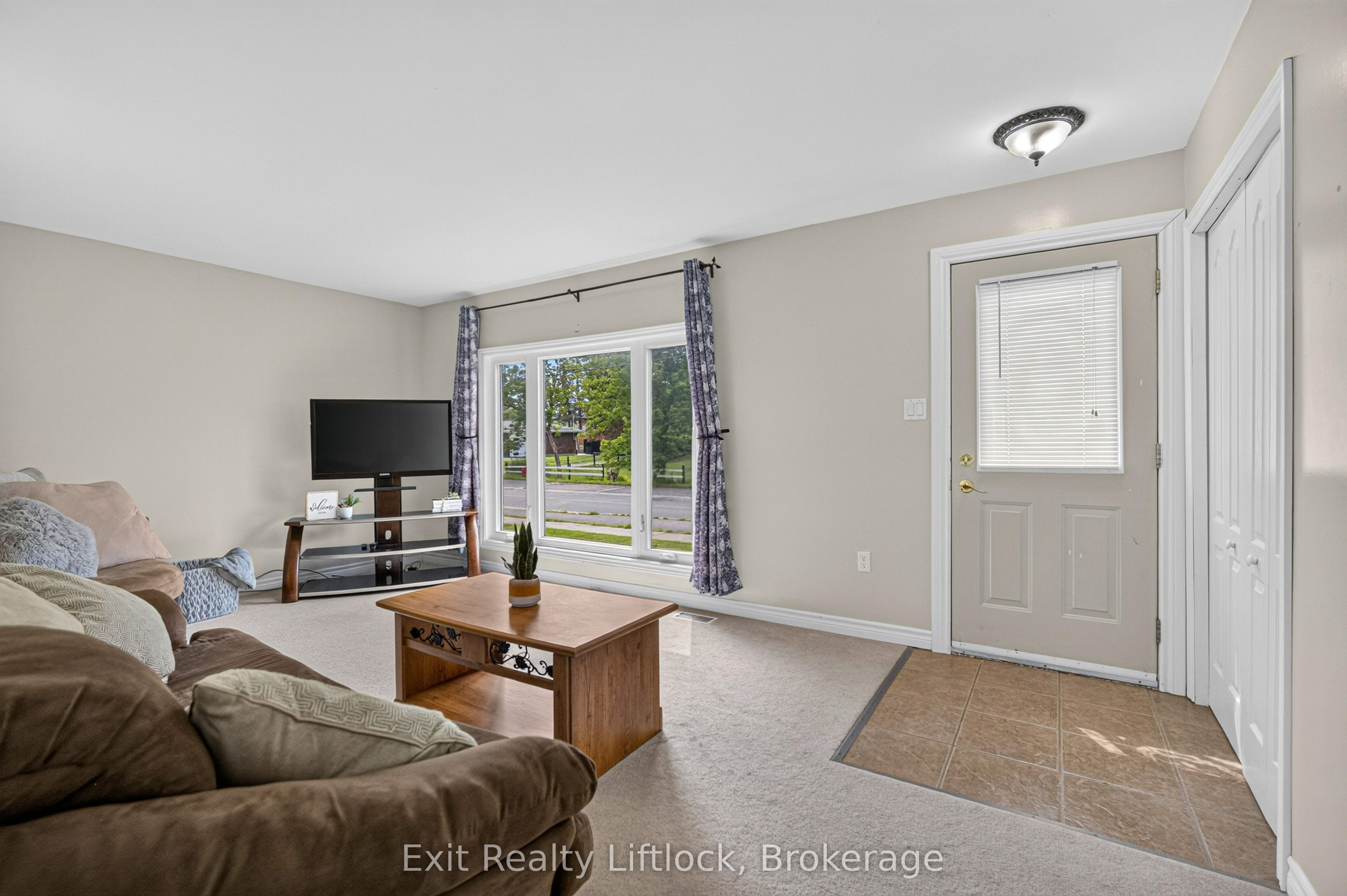 24 King Street W, Havelock-Belmont-Methuen, ON K0L 1Z0 photo 5