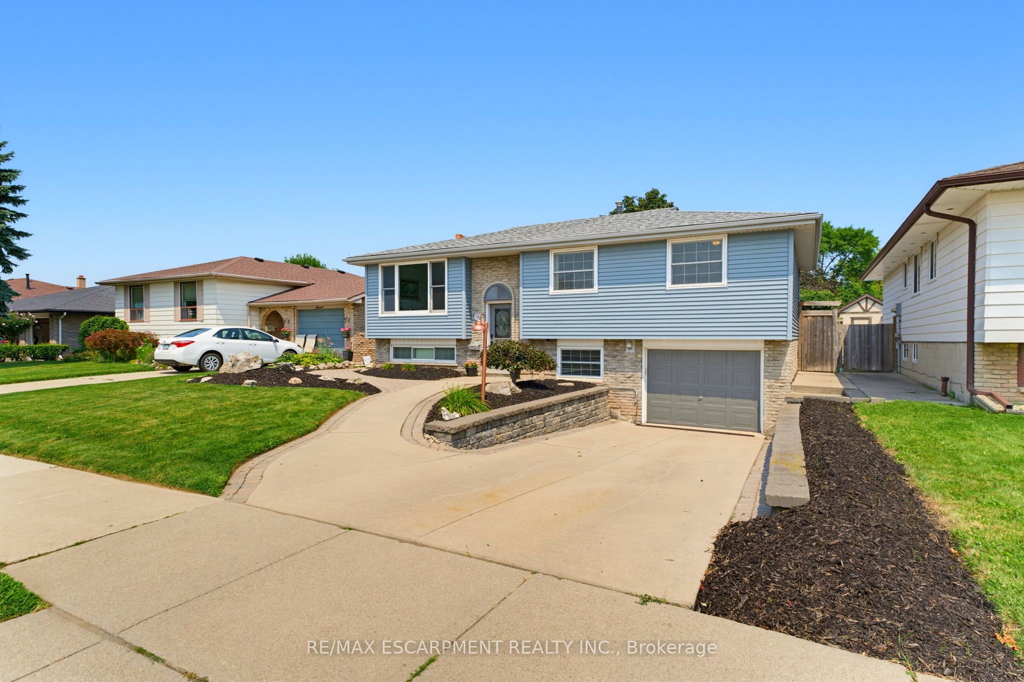 9 Carpenter Avenue, Hamilton, ON L8E 2V2 photo 2