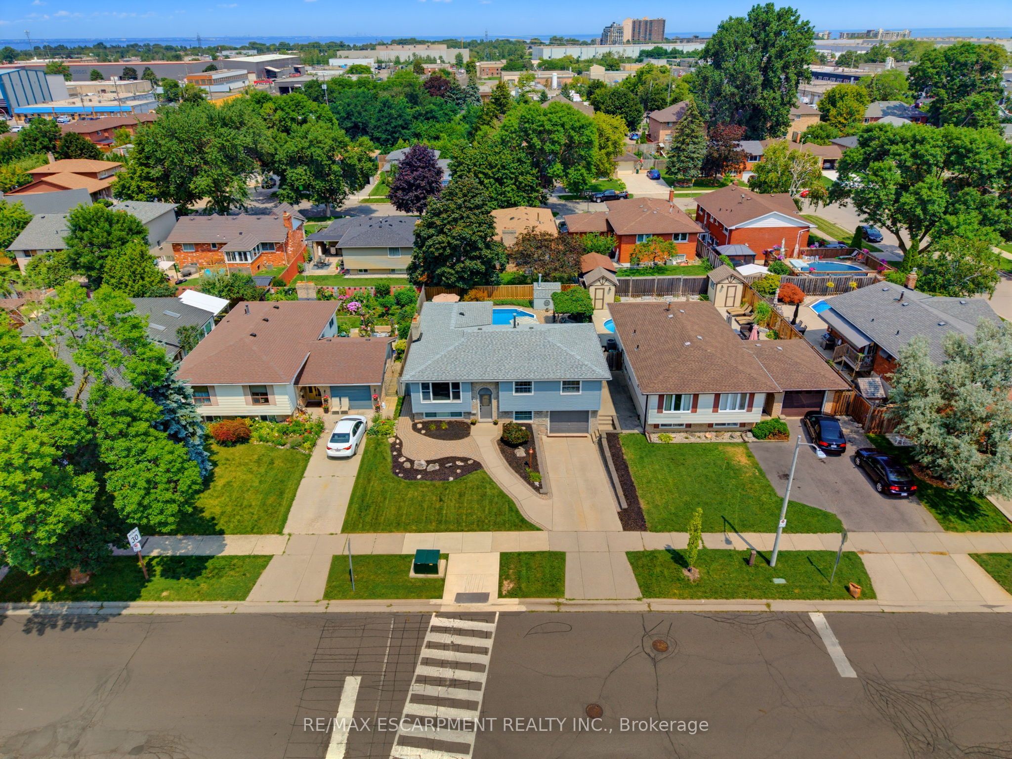 9 Carpenter Avenue, Hamilton, ON L8E 2V2 photo 3