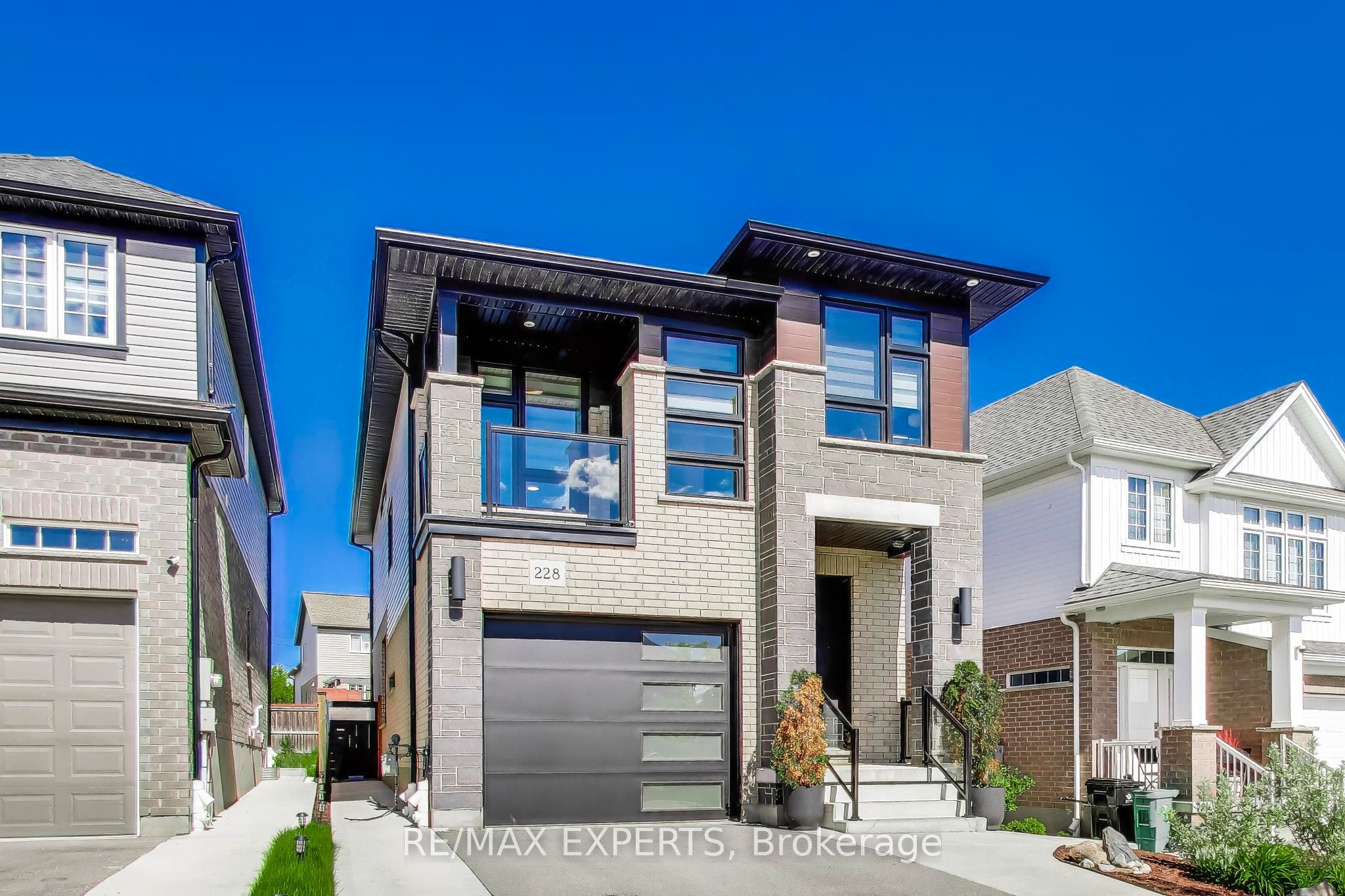 228 Woodbine Avenue, Kitchener, ON N2R 1Y5 photo 3