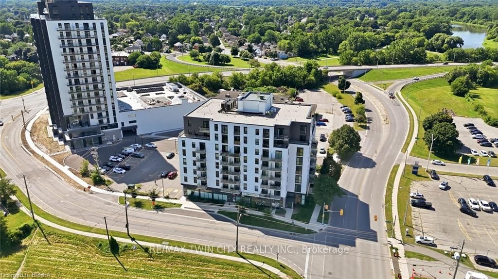 7 Erie Avenue 202, Brantford, ON N3S 2E7 photo 2