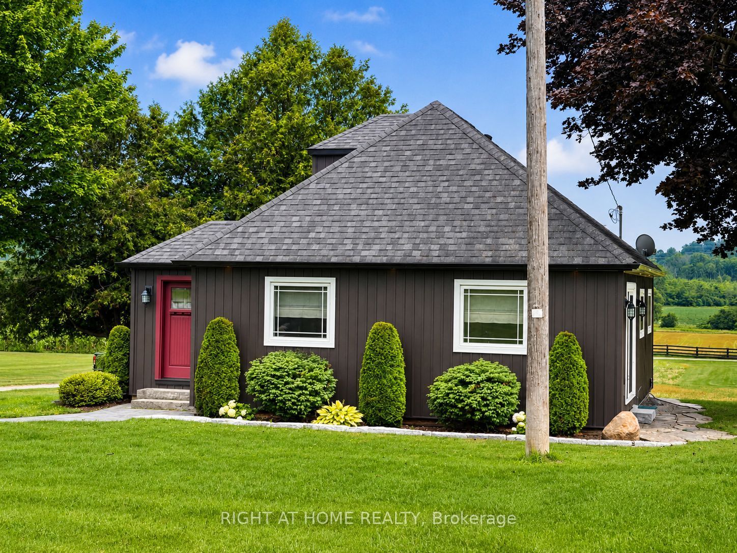 8181A Cavan Road, Hamilton Township, ON K0K 2E0