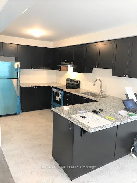 19 Ridge Road 23 (Main), Cambridge, ON N3E 0C7 photo 3
