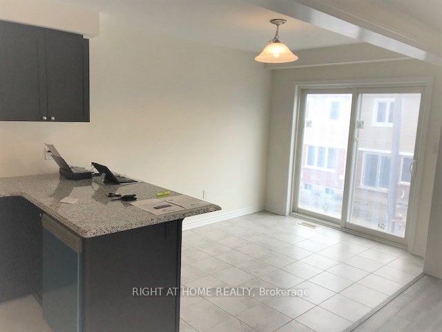 19 Ridge Road 23 (Main), Cambridge, ON N3E 0C7 photo 5