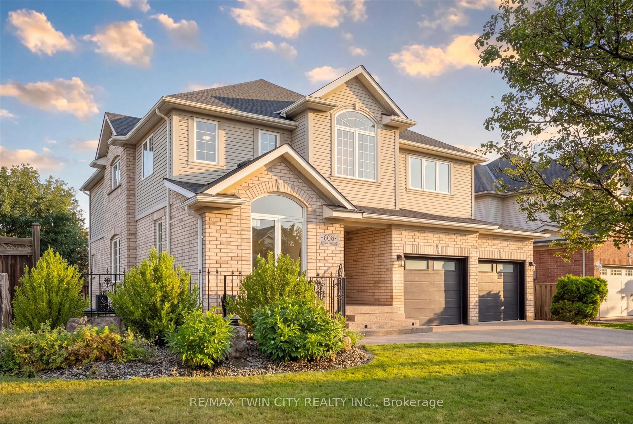 608 Bluenose Crescent, Waterloo, ON N2K 4C5