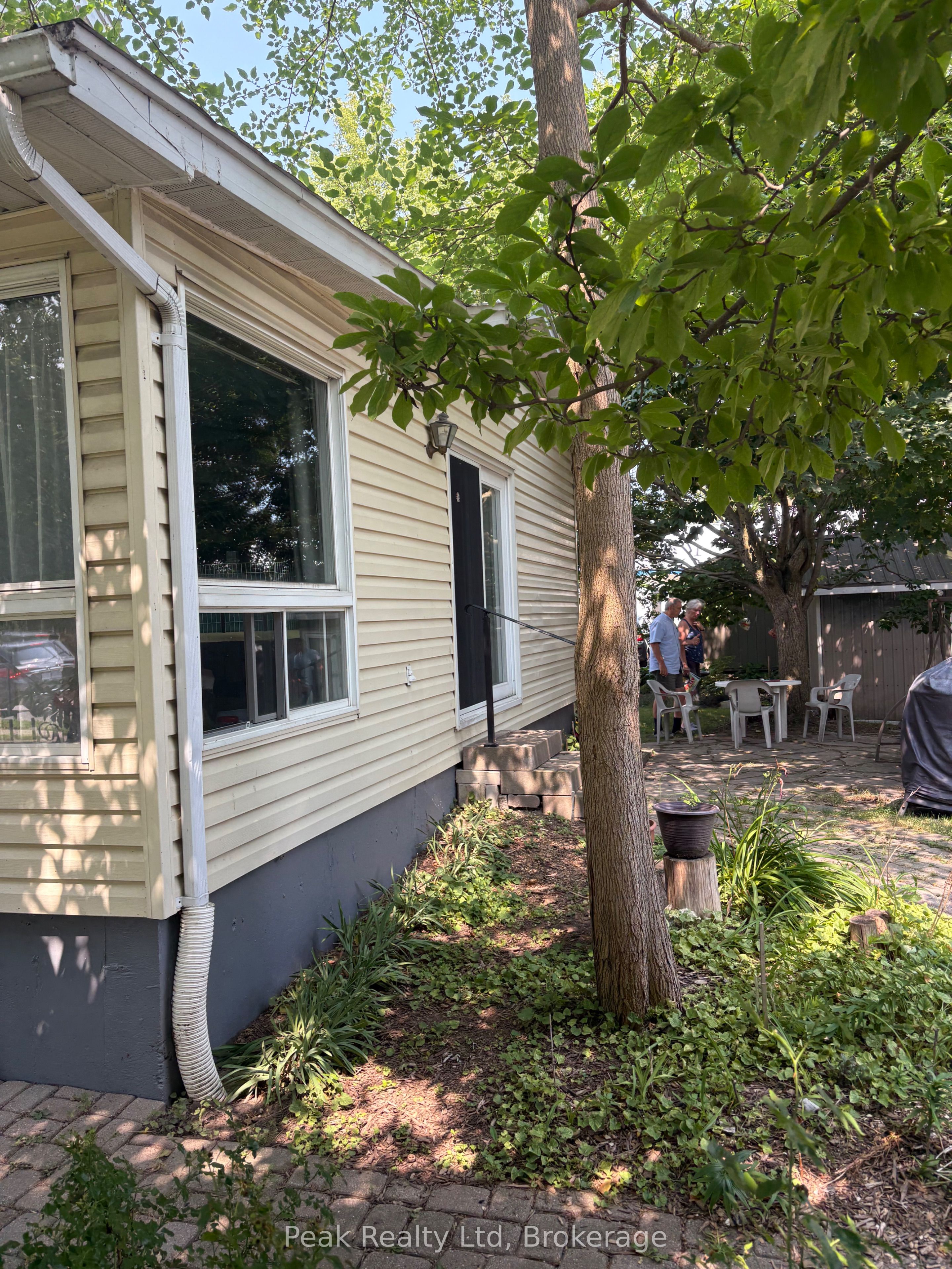 281 Turnberry Street, Huron East, ON N0G 1H0 photo 4
