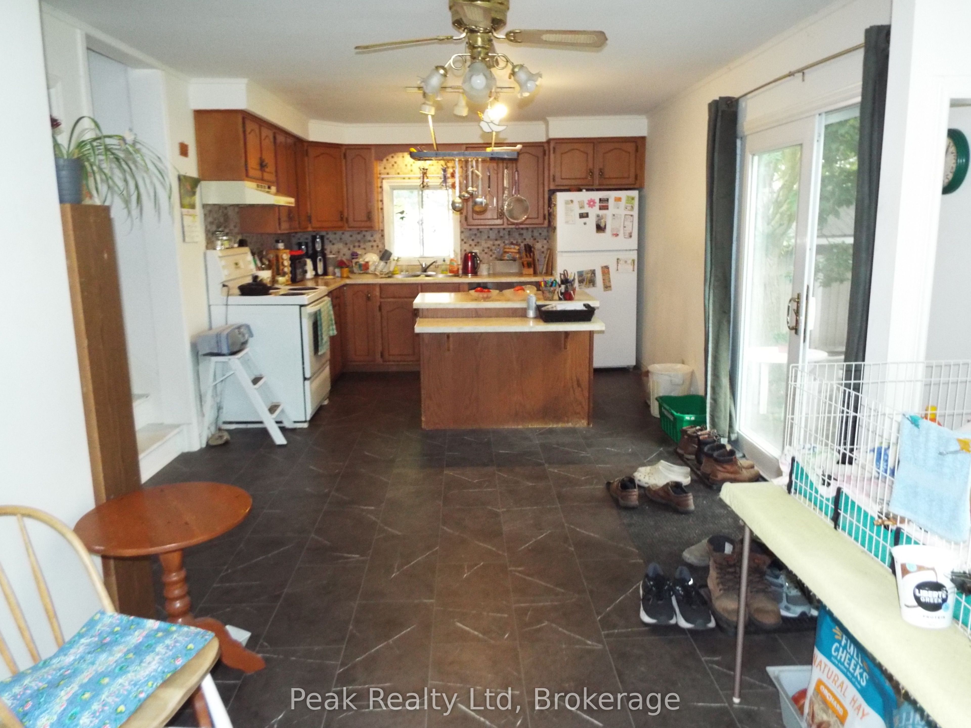 281 Turnberry Street, Huron East, ON N0G 1H0 photo 5