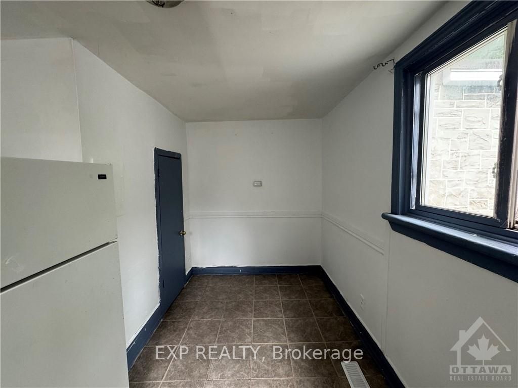 70 BARRETTE Street 3, Vanier and Kingsview Park, ON K1L 8A3 photo 3
