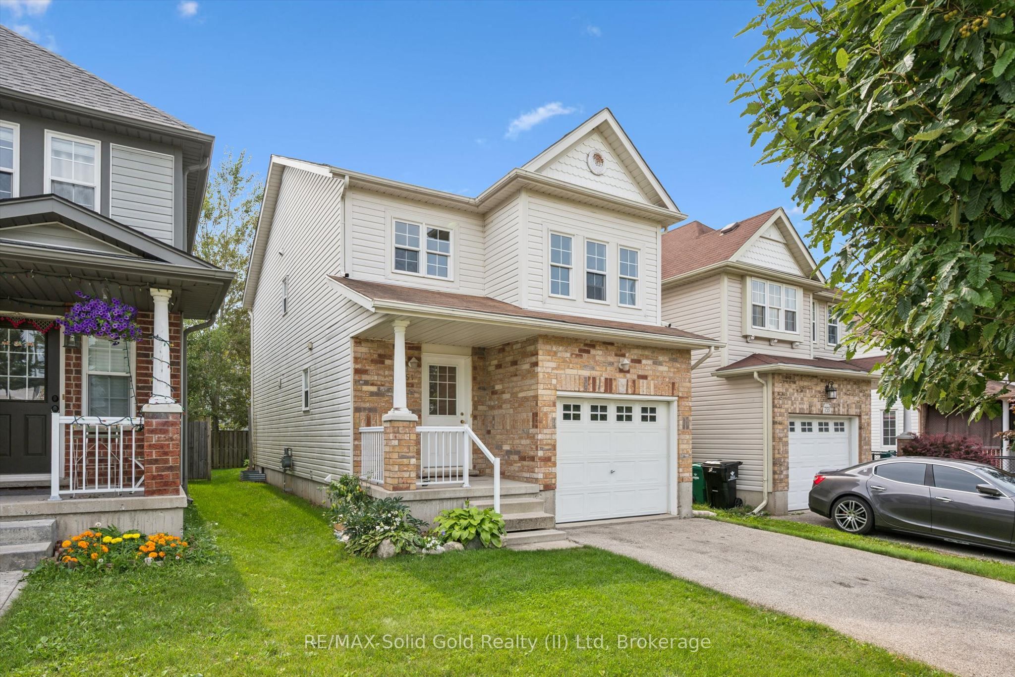 751 Laurelwood Drive, Waterloo, ON N2V 2W2 photo 2