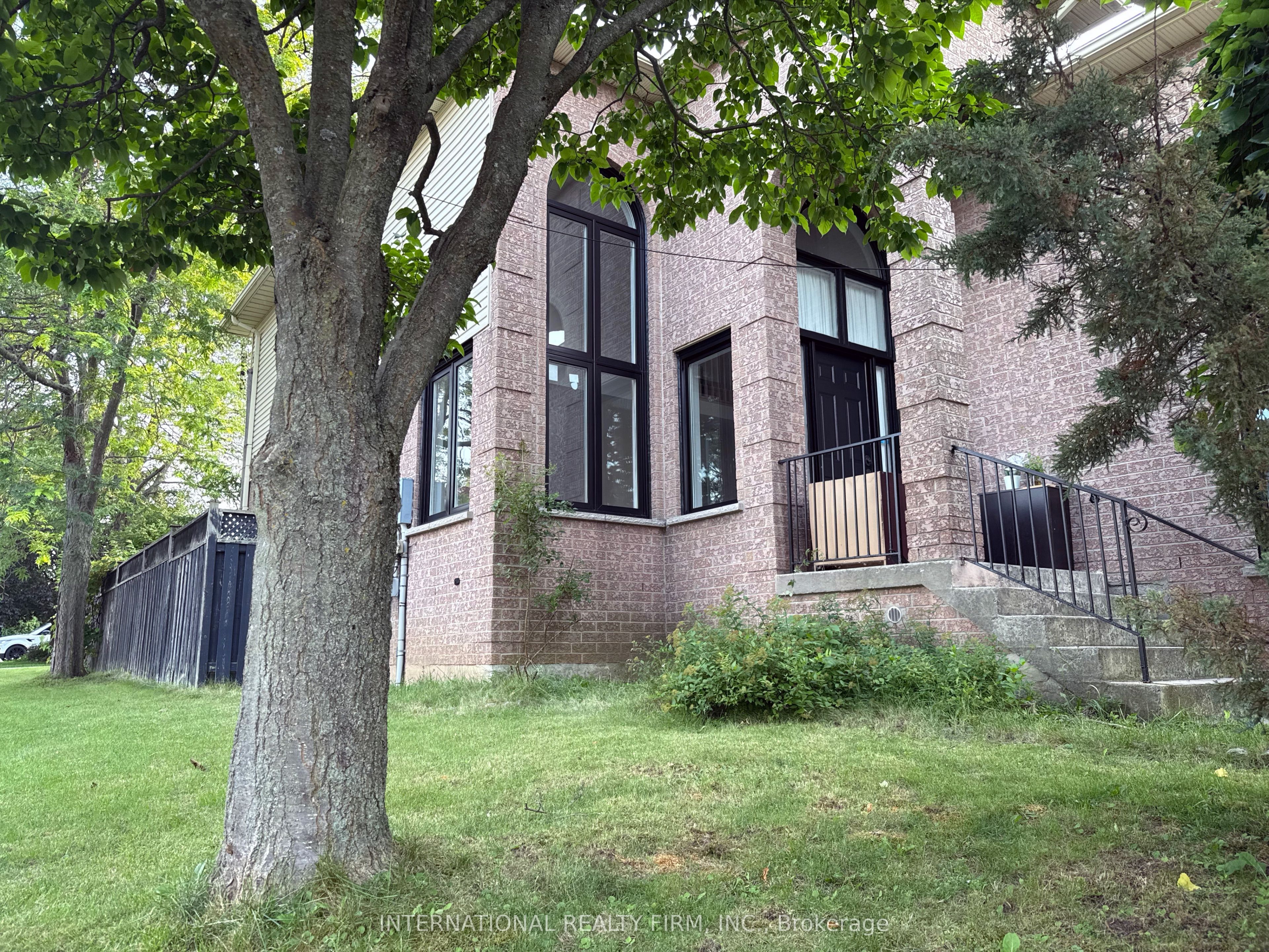 43 Falconridge Drive, Hamilton, ON L9B 2P3