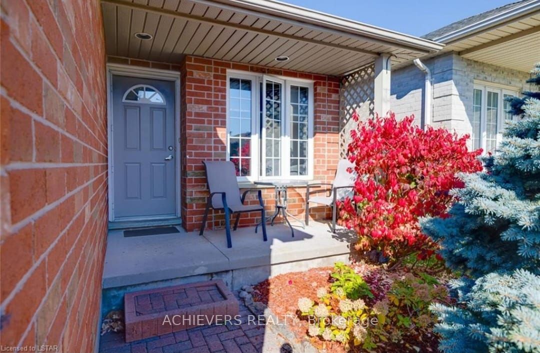 1402 Baycliffe Place, London East, ON N5Y 5N5 photo 2