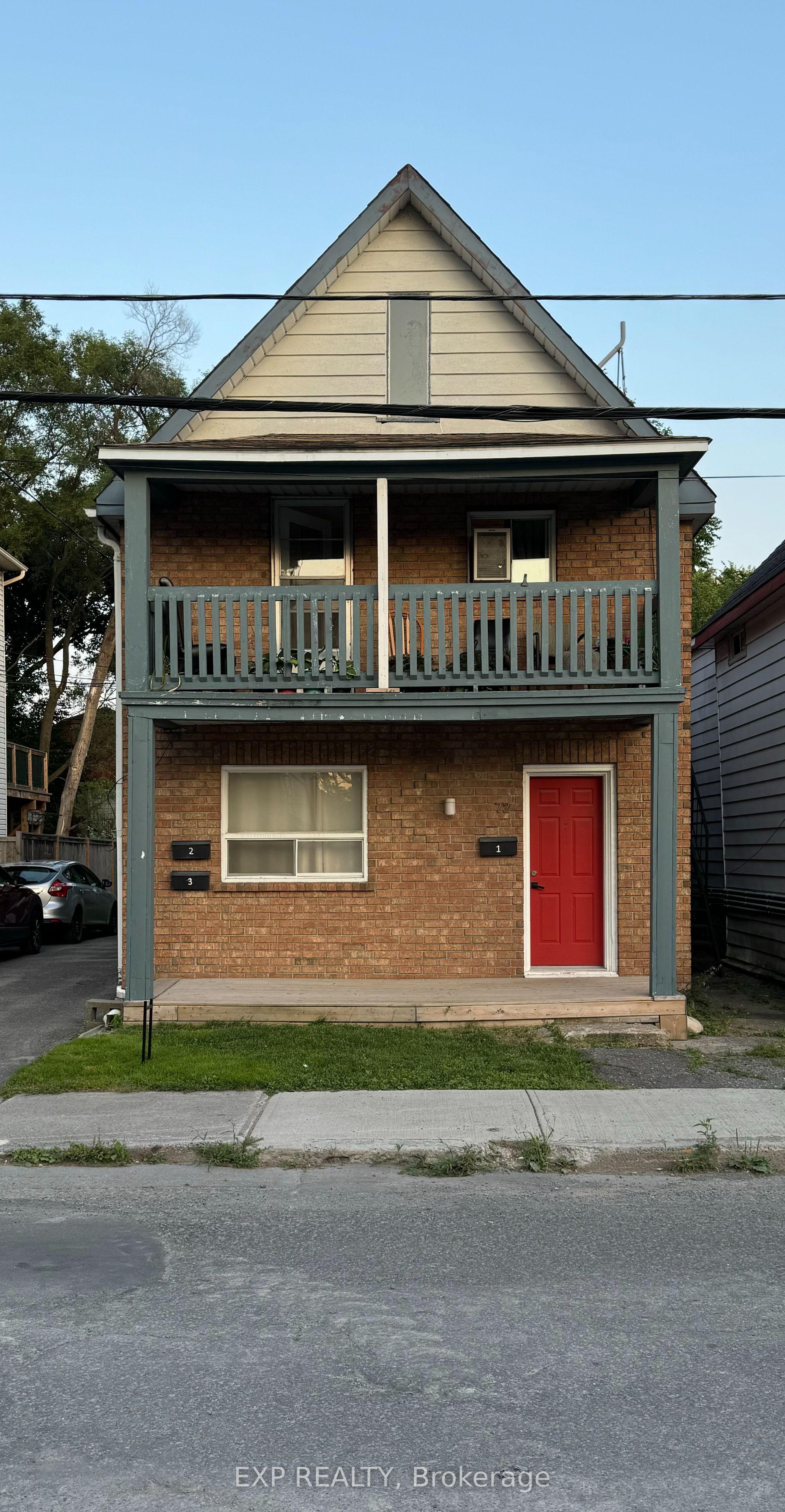72 BARRETTE Street 2, Vanier and Kingsview Park, ON K1L 8A3