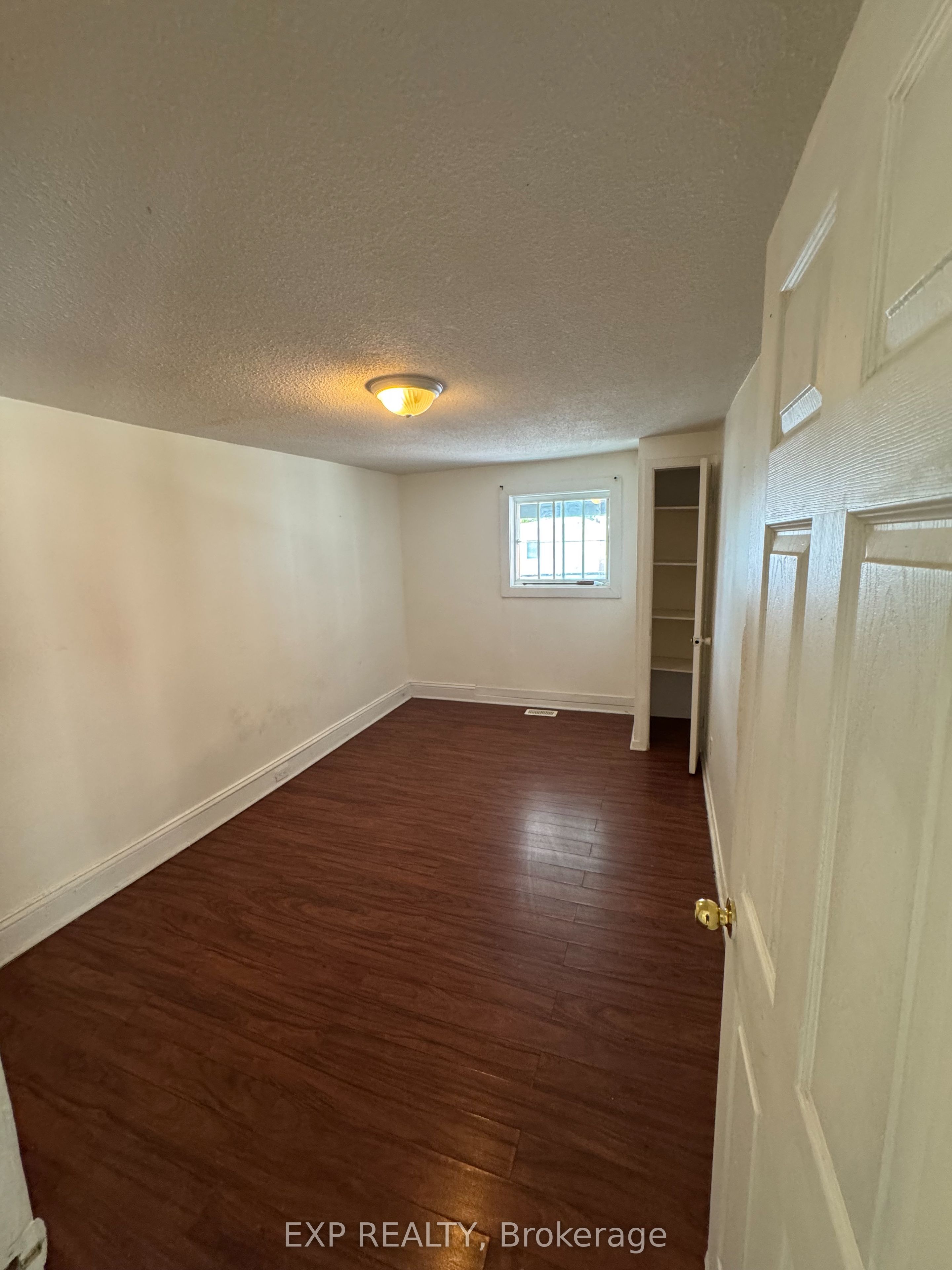 72 BARRETTE Street 2, Vanier and Kingsview Park, ON K1L 8A3 photo 2