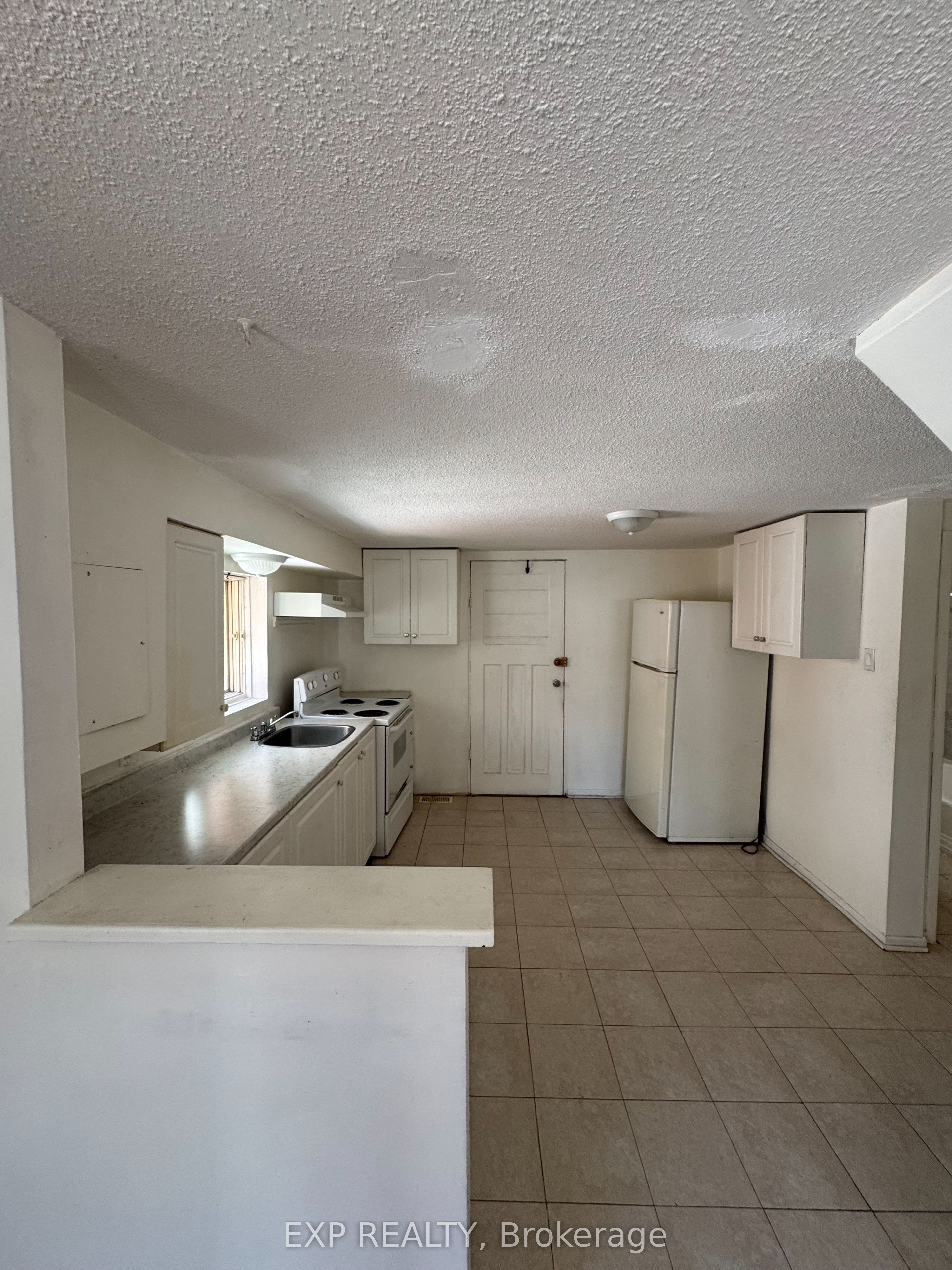 72 BARRETTE Street 2, Vanier and Kingsview Park, ON K1L 8A3 photo 4