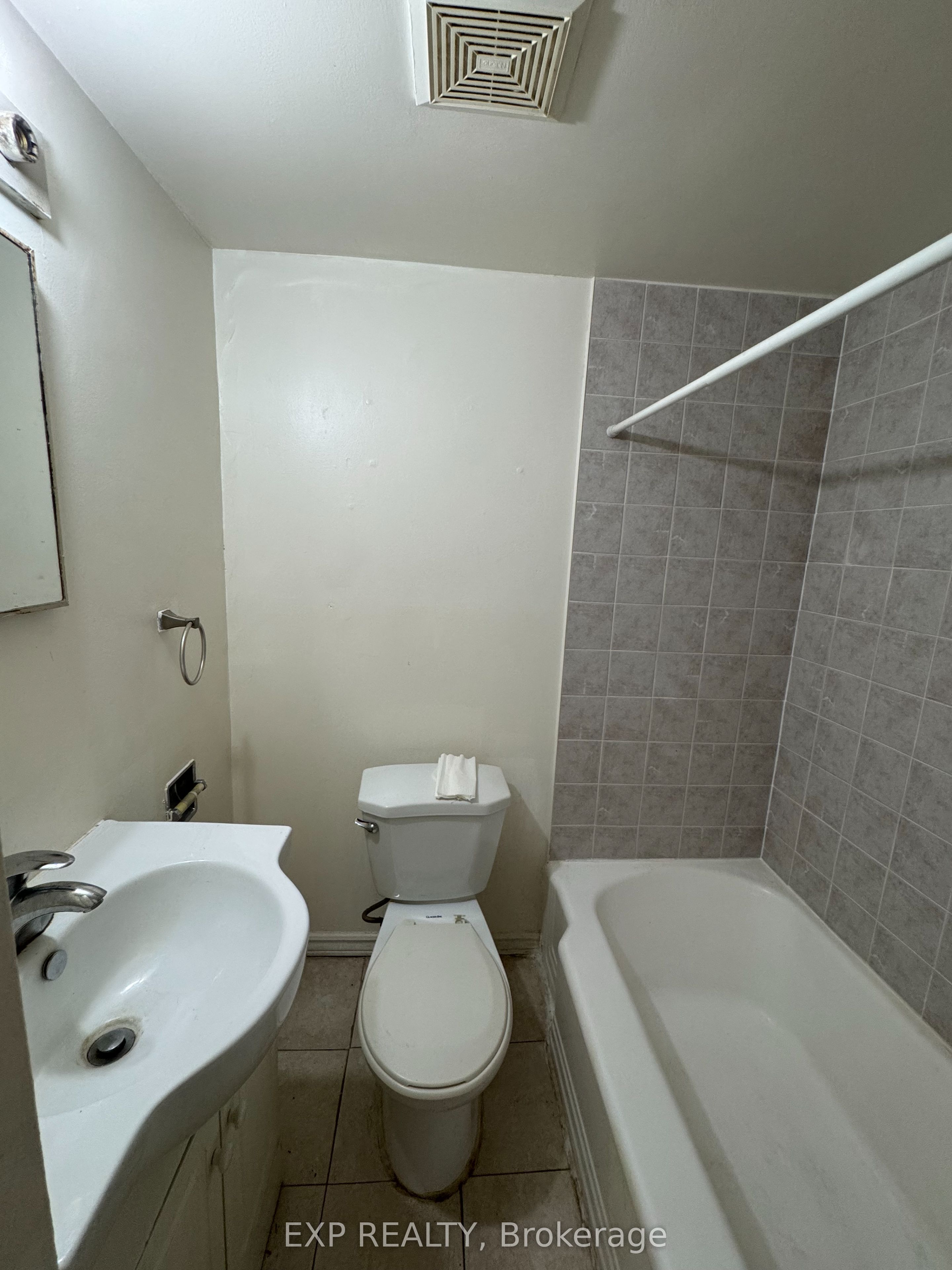 72 BARRETTE Street 2, Vanier and Kingsview Park, ON K1L 8A3 photo 5