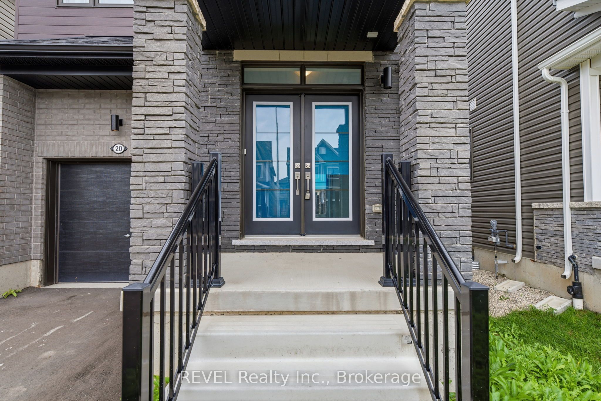 20 Selection Heights, Thorold, ON L2V 0P3 photo 3
