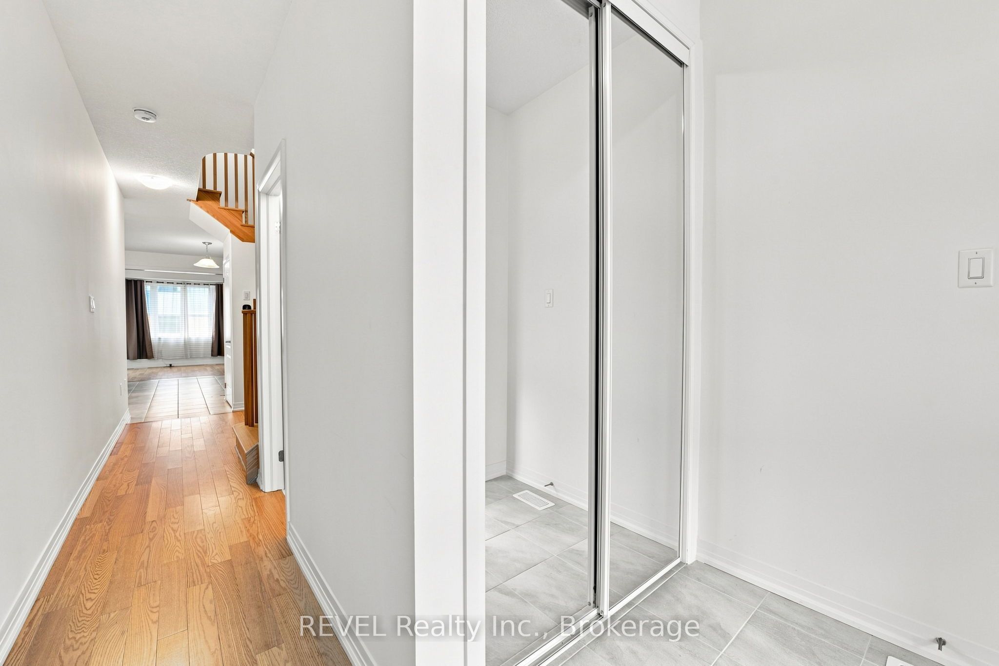 20 Selection Heights, Thorold, ON L2V 0P3 photo 4