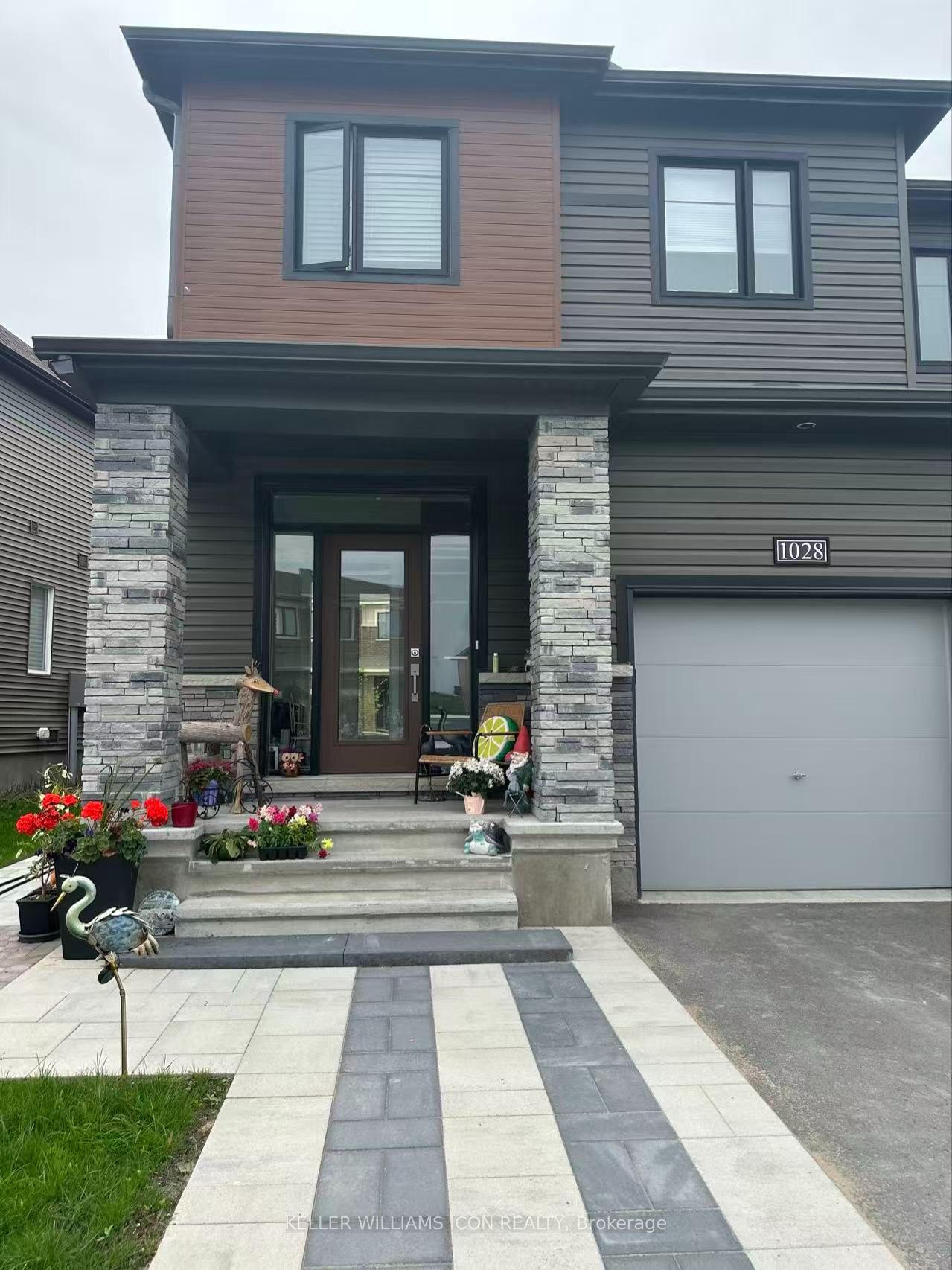 1028 Speedvale Court, Kanata, ON K2T 0P6