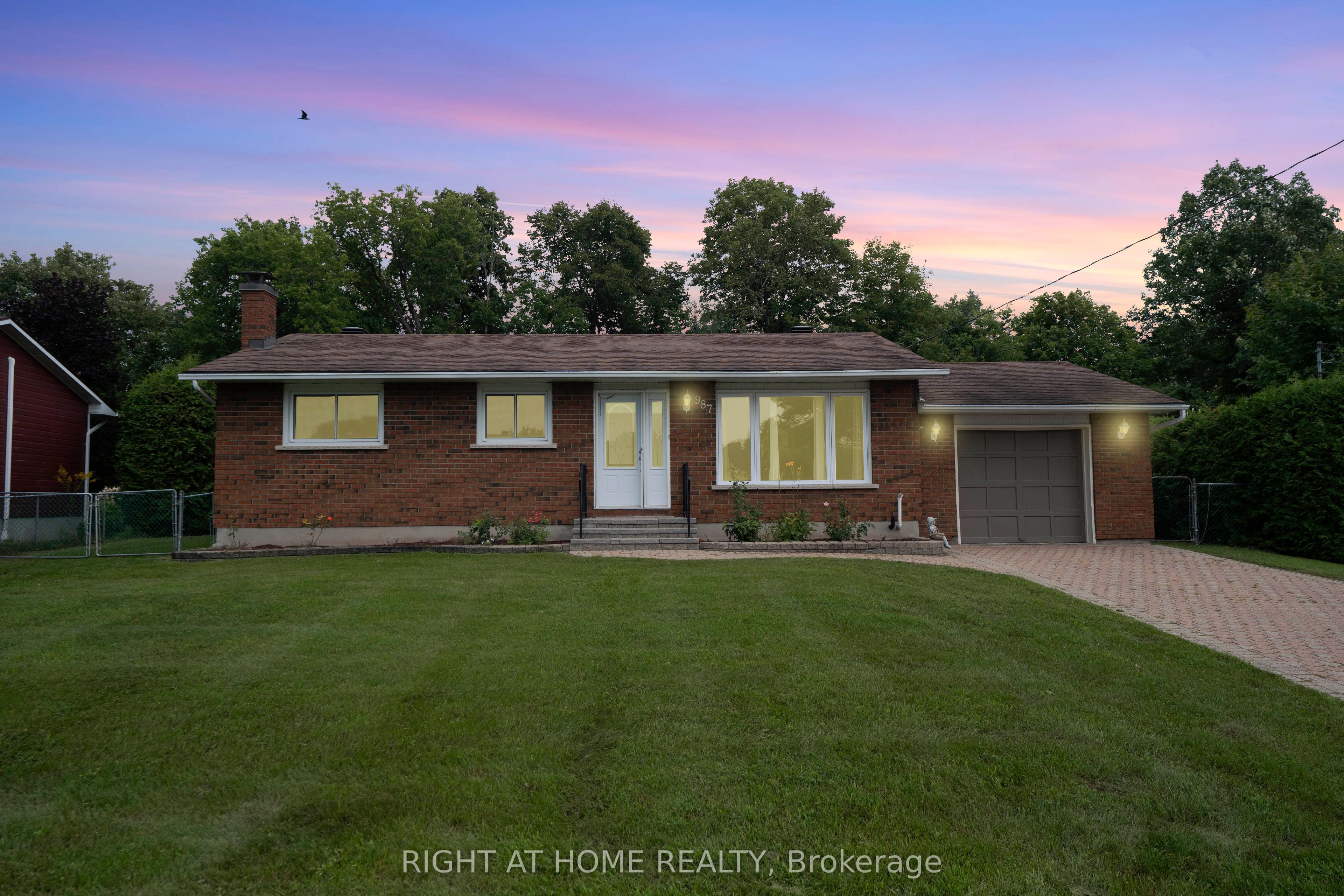 987 St Jacques Street, Clarence-Rockland, ON K4K 1C1
