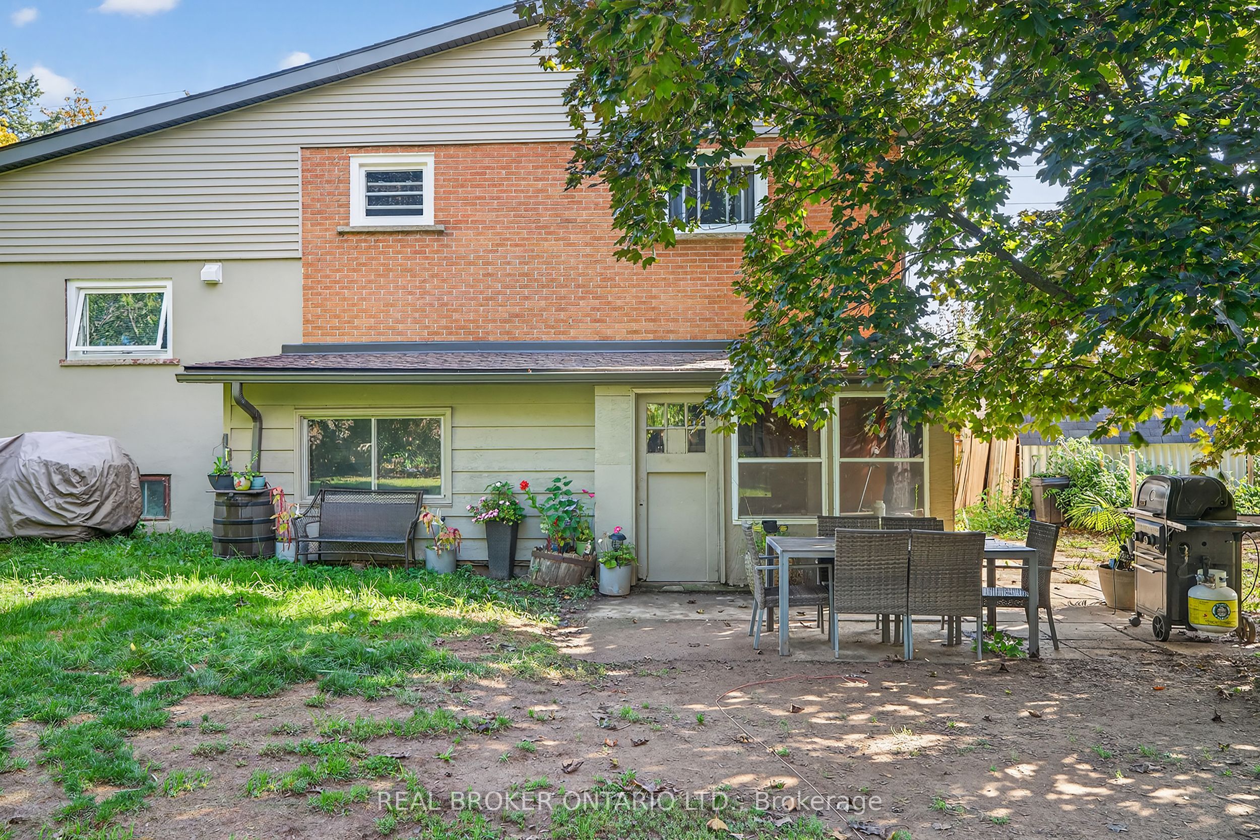 312 Old Guelph Road, Hamilton, ON L9H 5W4