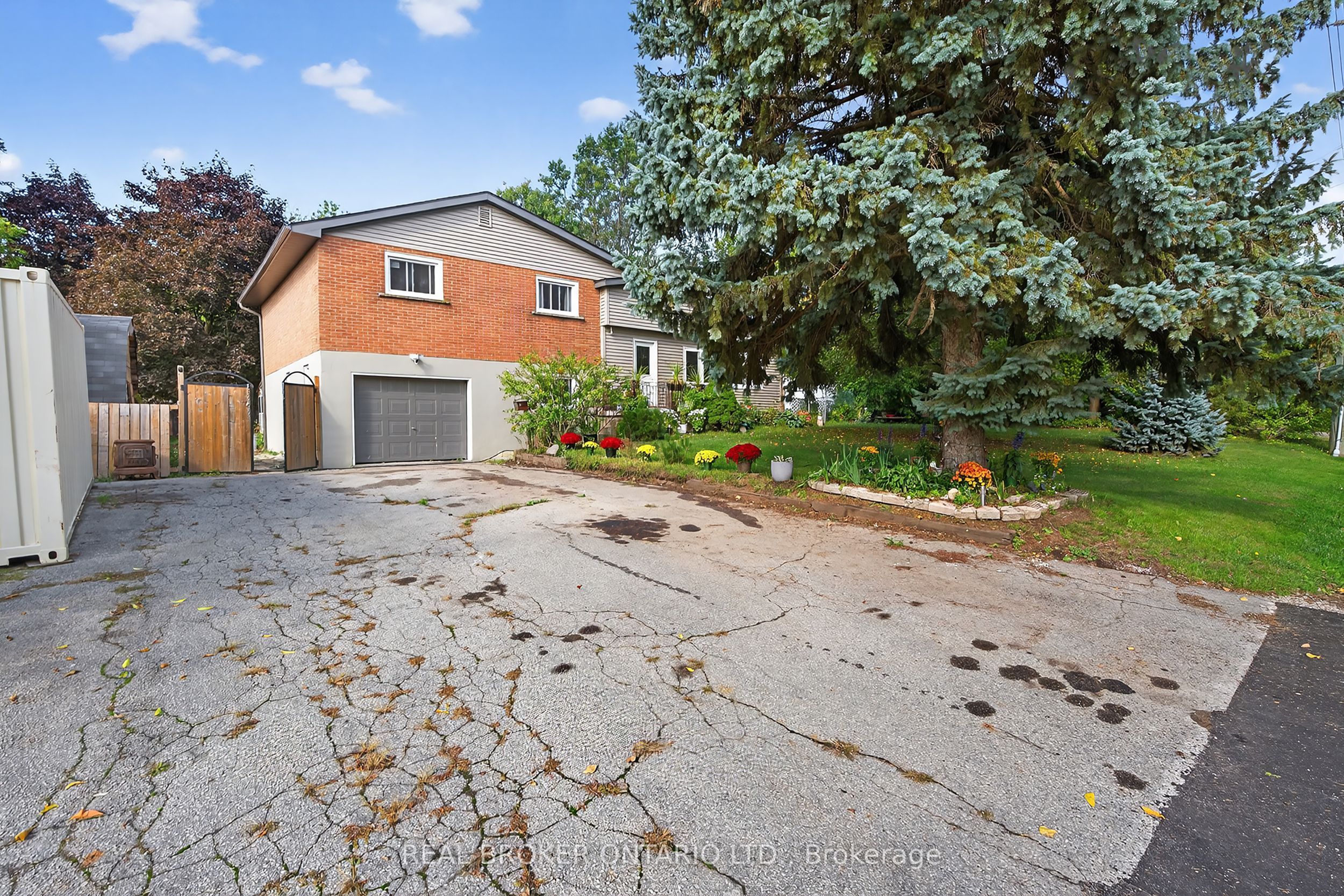312 Old Guelph Road, Hamilton, ON L9H 5W4 photo 3