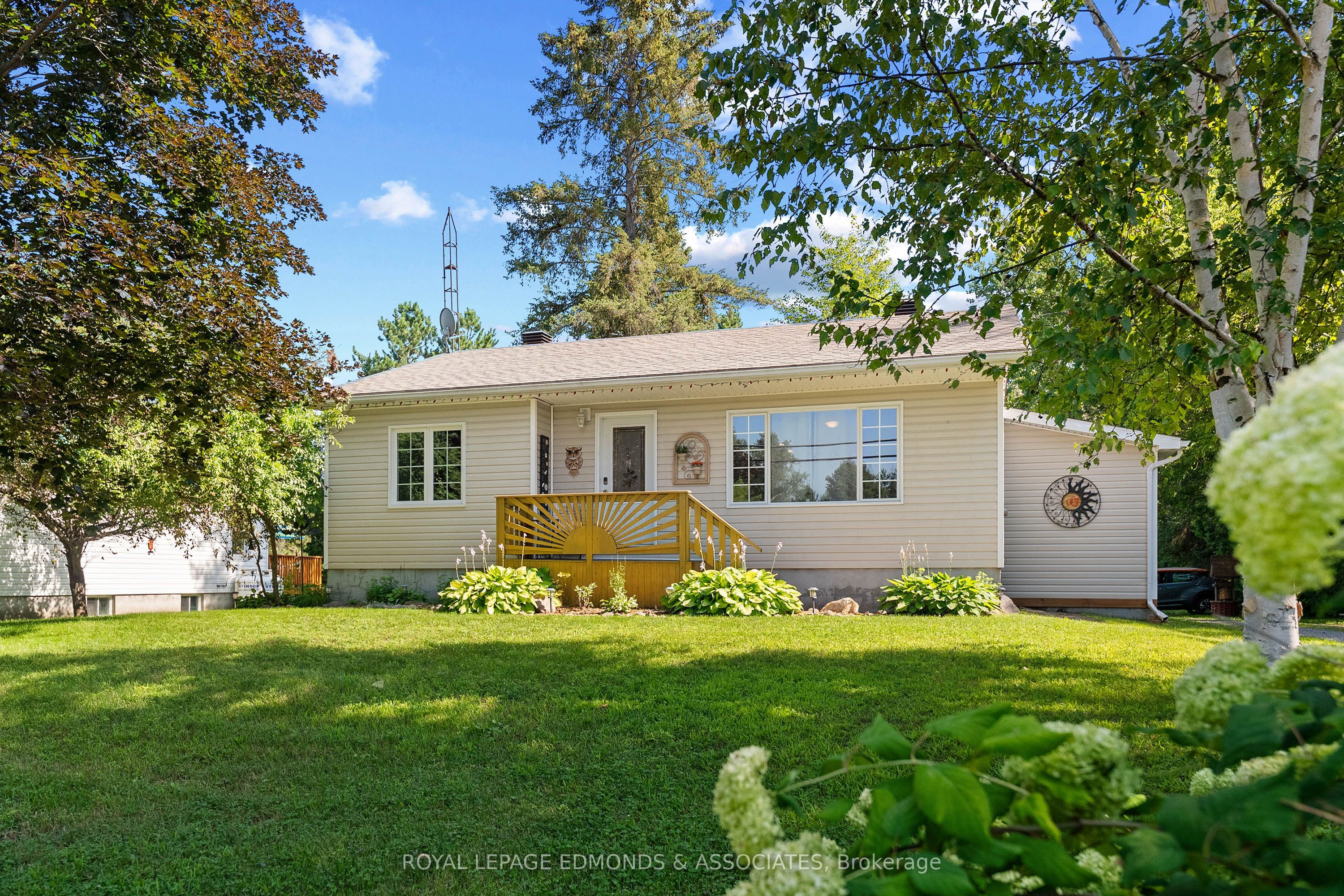 11132 & 11140 Round Lake Road, Laurentian Valley, ON K8A 6W8