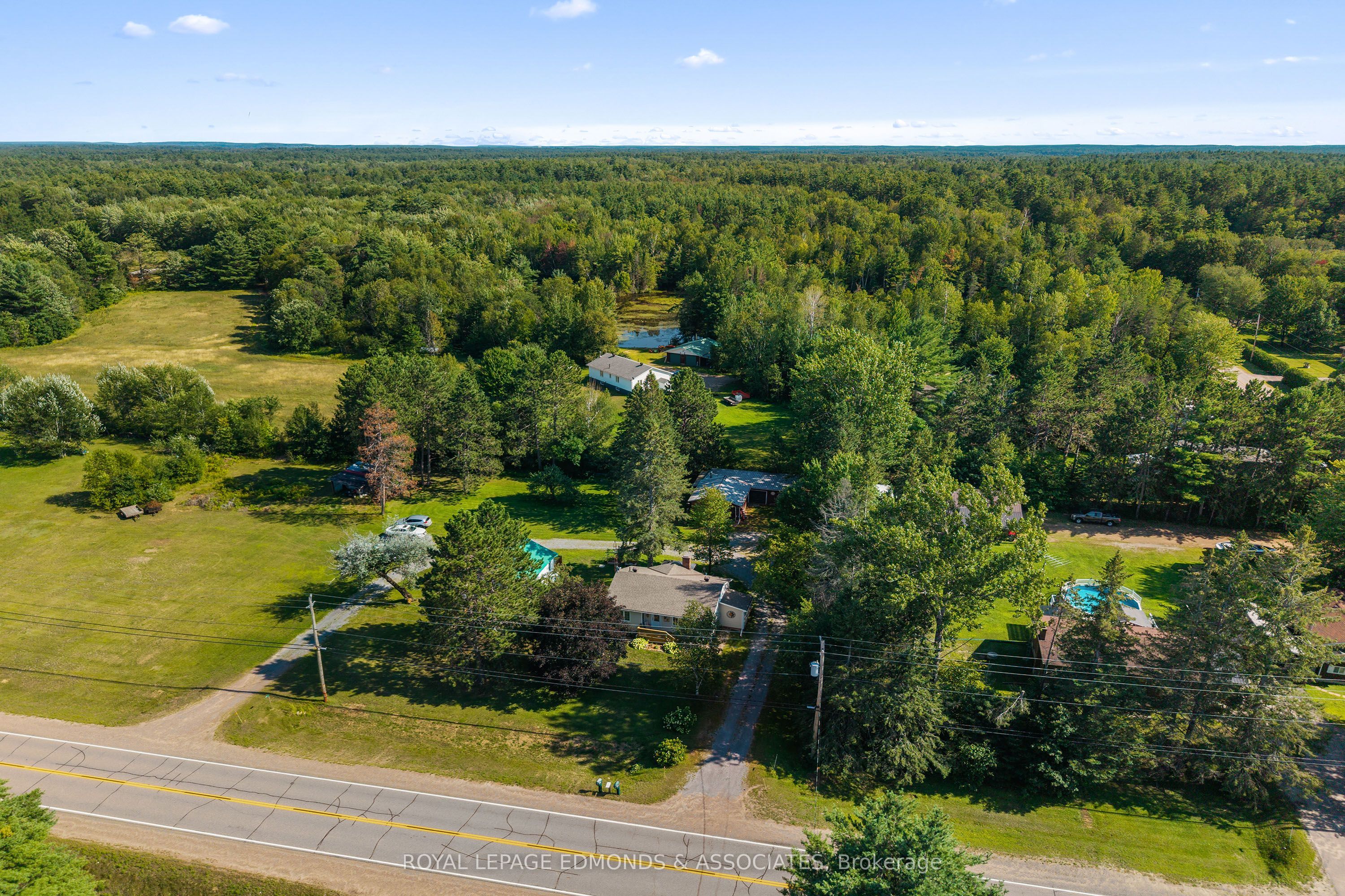 11132 & 11140 Round Lake Road, Laurentian Valley, ON K8A 6W8 photo 3
