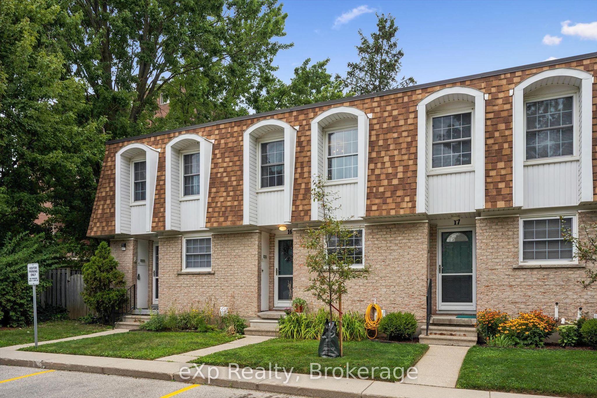 383 Edinburgh Road S 16, Guelph, ON N1G 2K7
