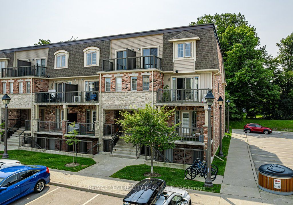 243 Rachel Crescent D, Kitchener, ON N2R 0E2 photo 2