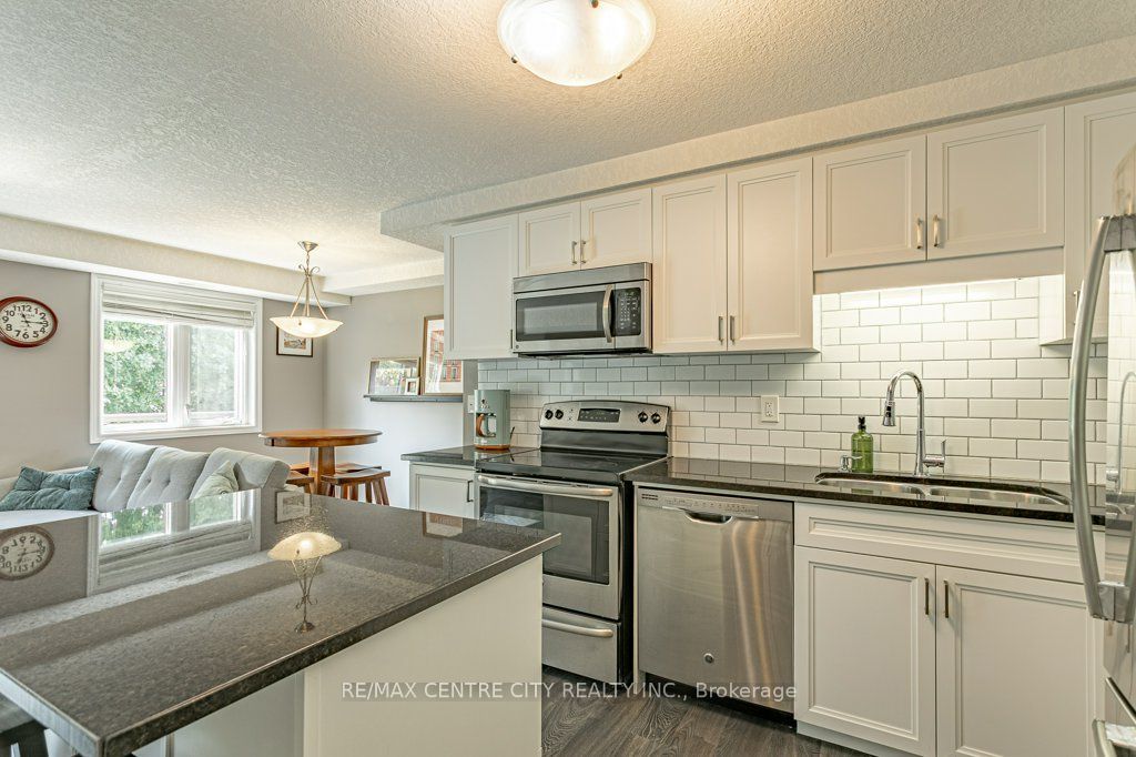 243 Rachel Crescent D, Kitchener, ON N2R 0E2 photo 5