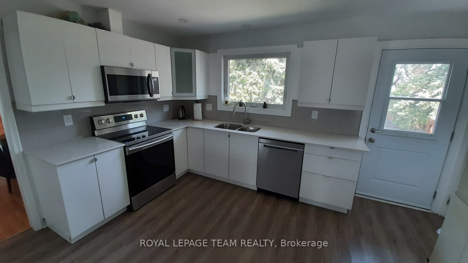 1015 Pinecrest Road UPSTRS, Britannia Heights - Queensway Terrace N and Area, ON K2B 6B6 photo 4