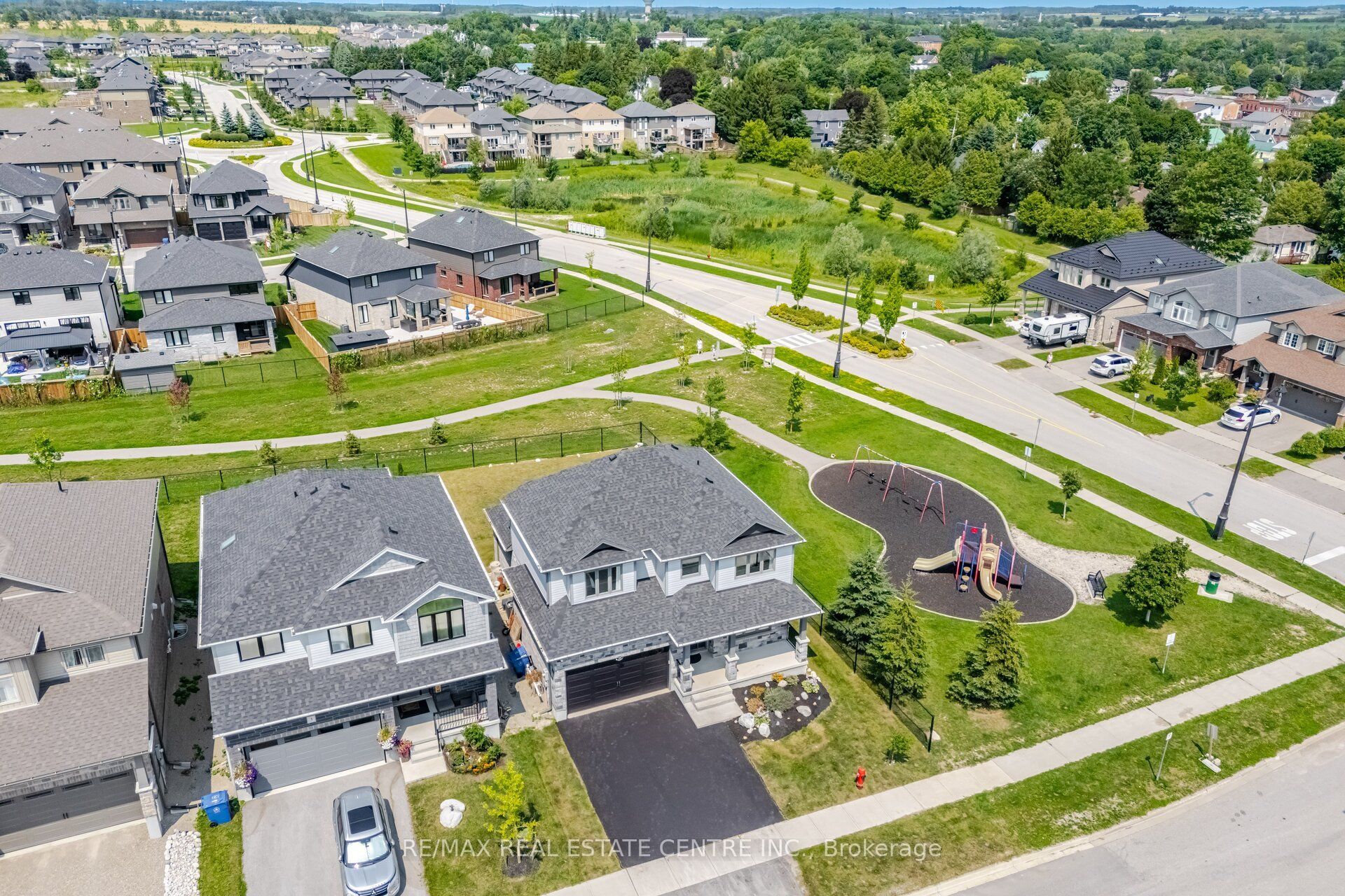 1 Grundy Crescent, East Luther Grand Valley, ON L9W 7S7 photo 2
