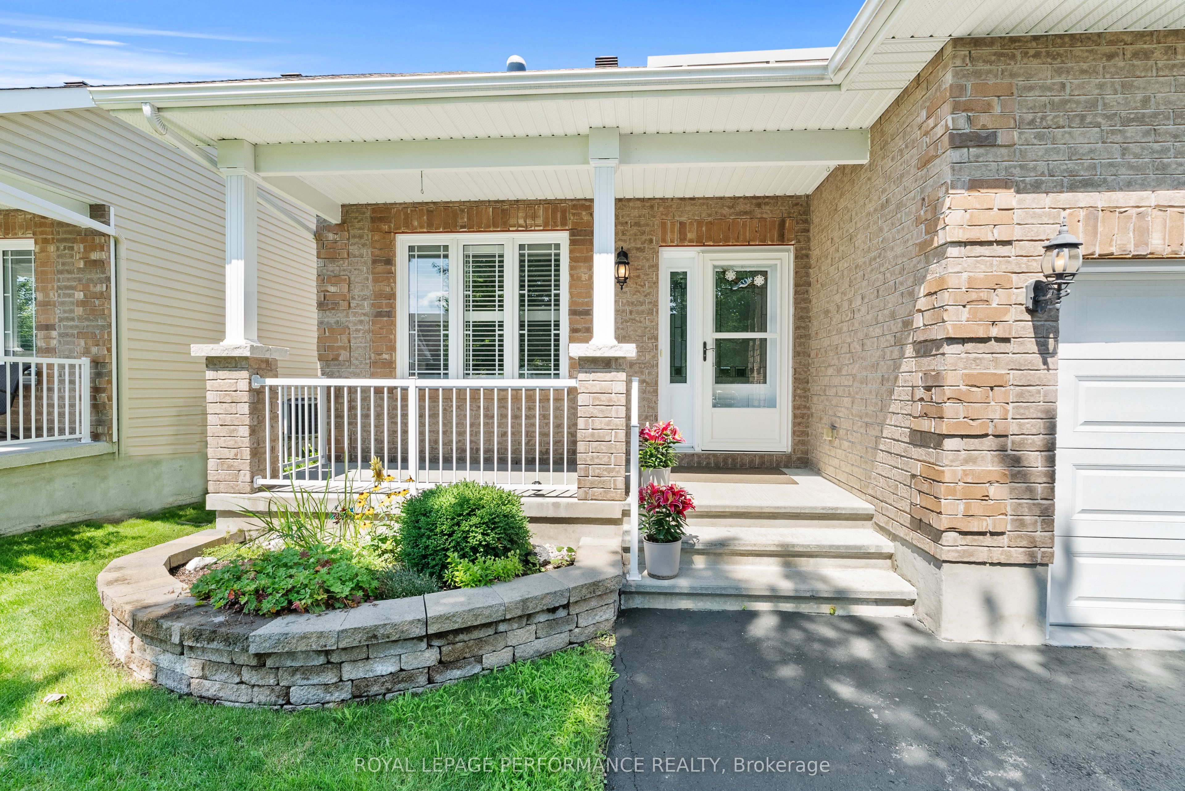 7 Abbey Crescent, Russell, ON K4R 0B5 photo 2