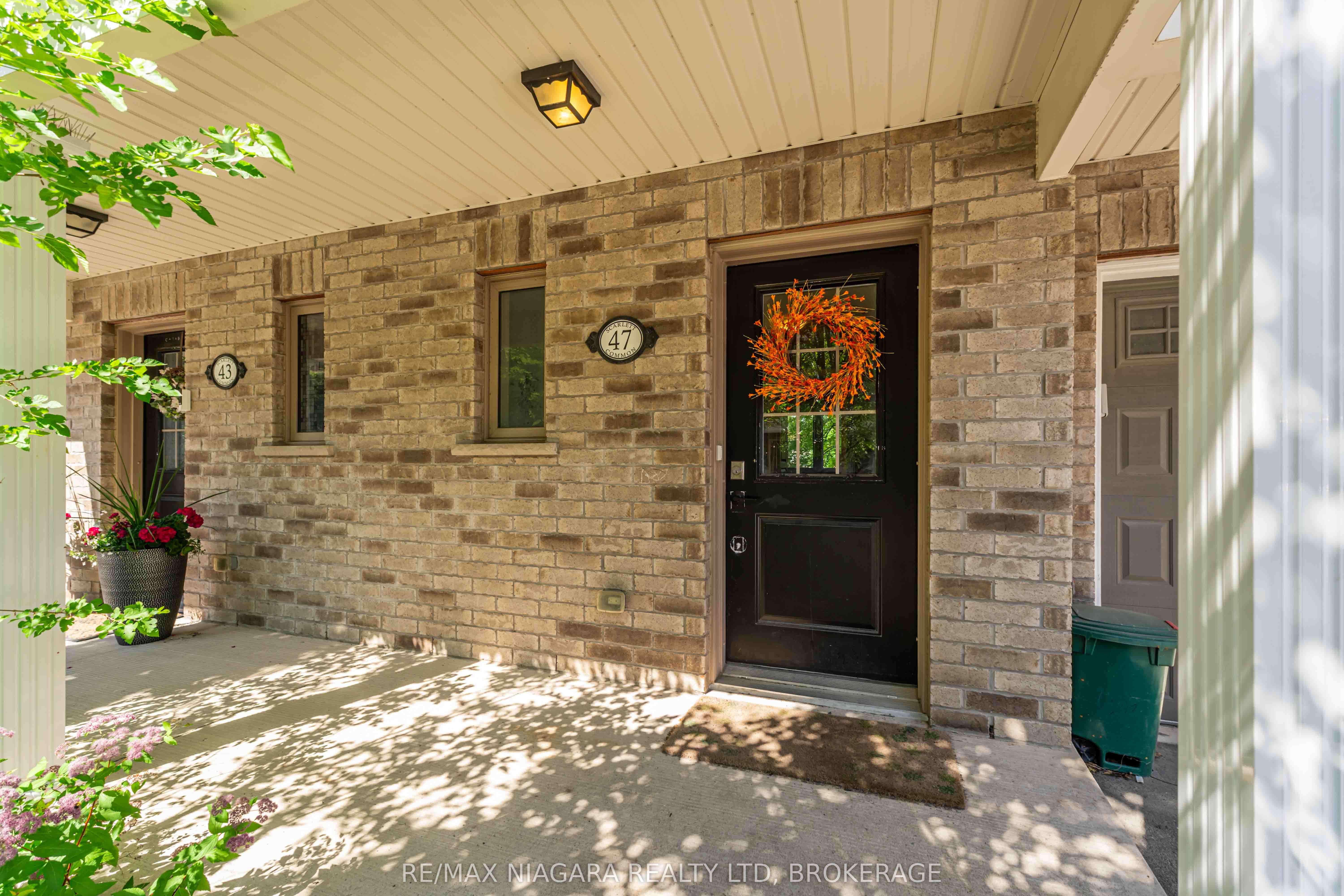 47 Scarlett Common, St. Catharines, ON L2P 0C4 photo 2