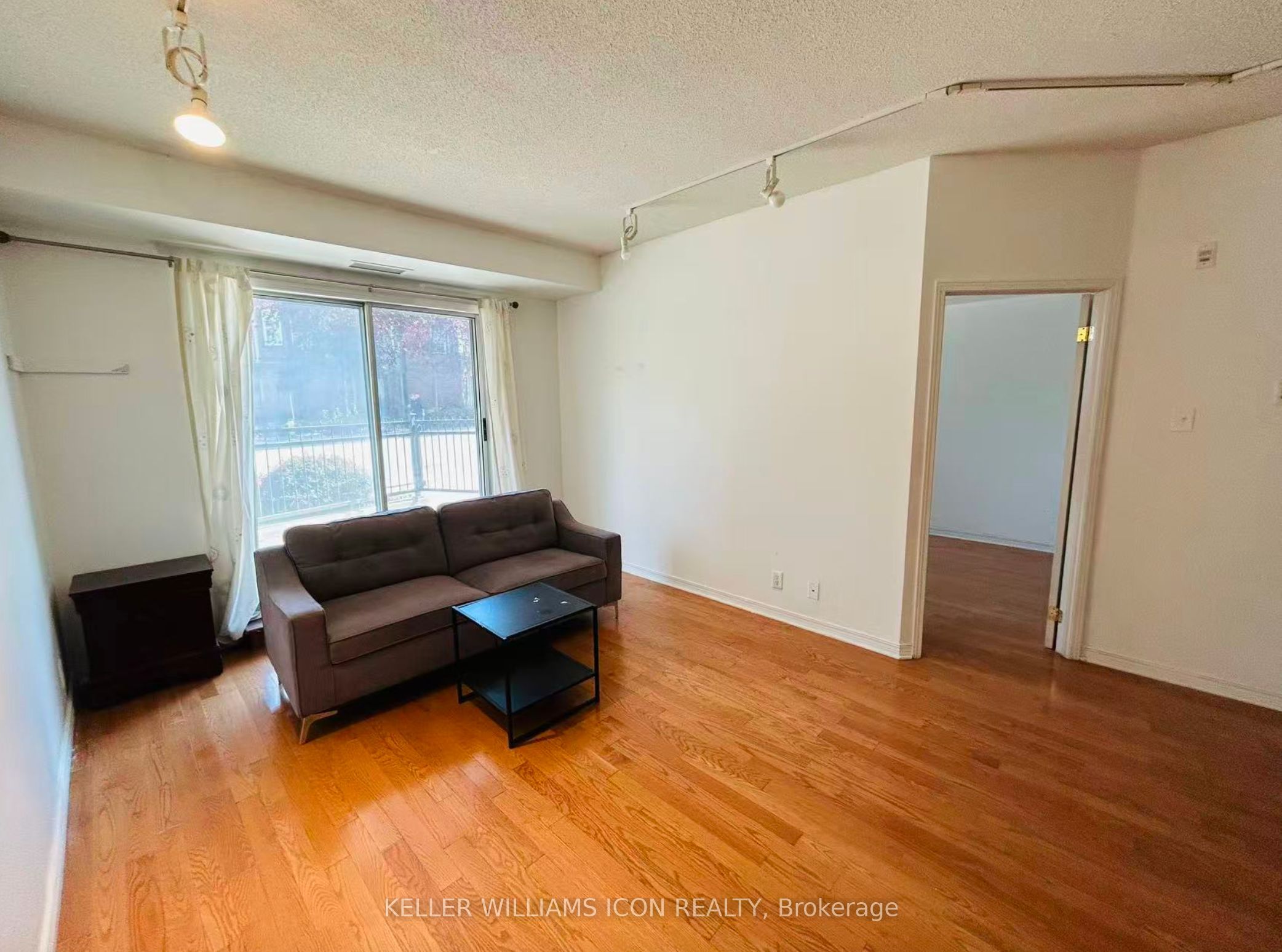 429 Somerset Street W 105, Ottawa Centre, ON K2P 2P5 photo 5