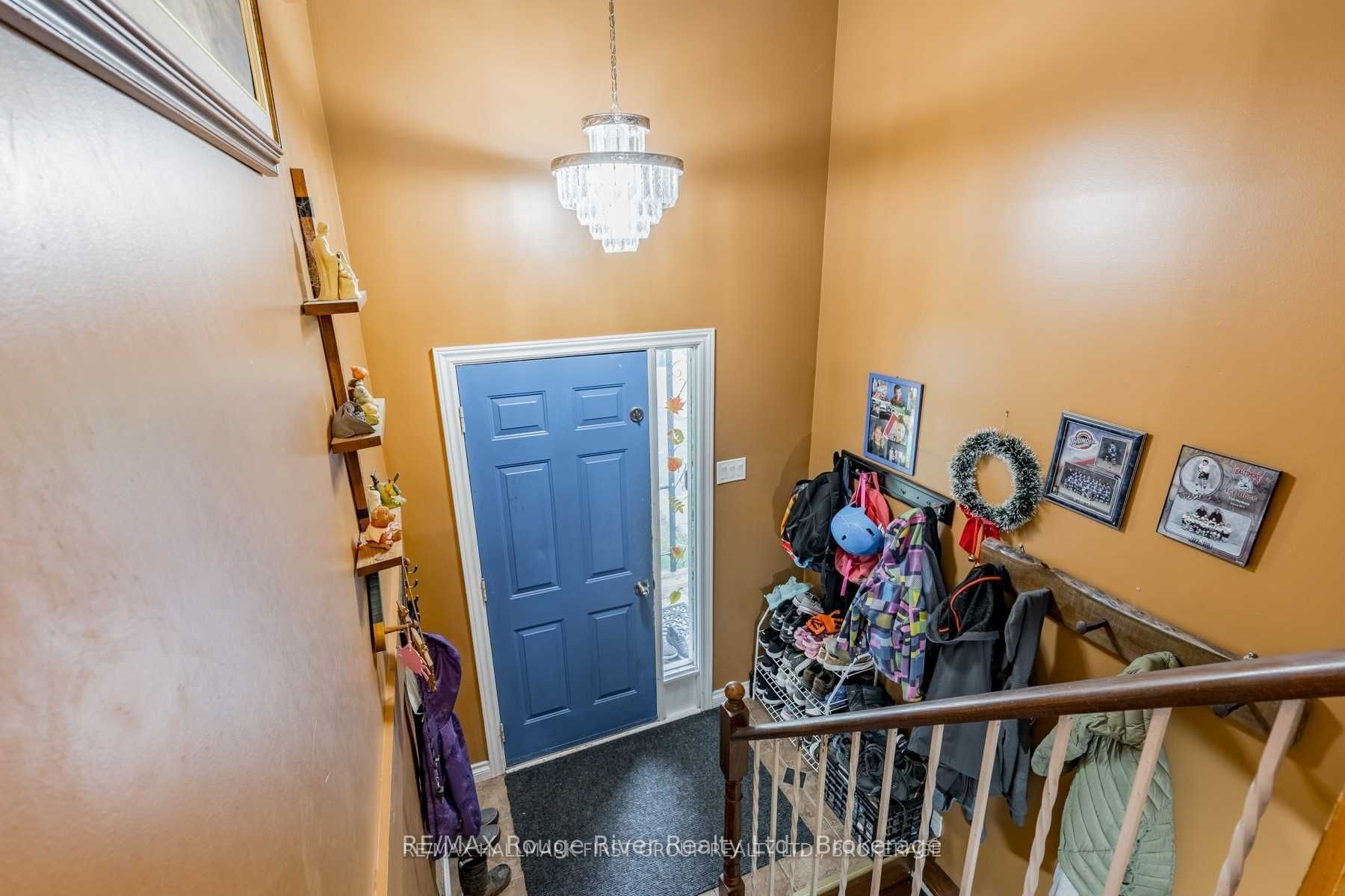 465 Burnham Manor Court, Cobourg, ON K9A 5B9 photo 2
