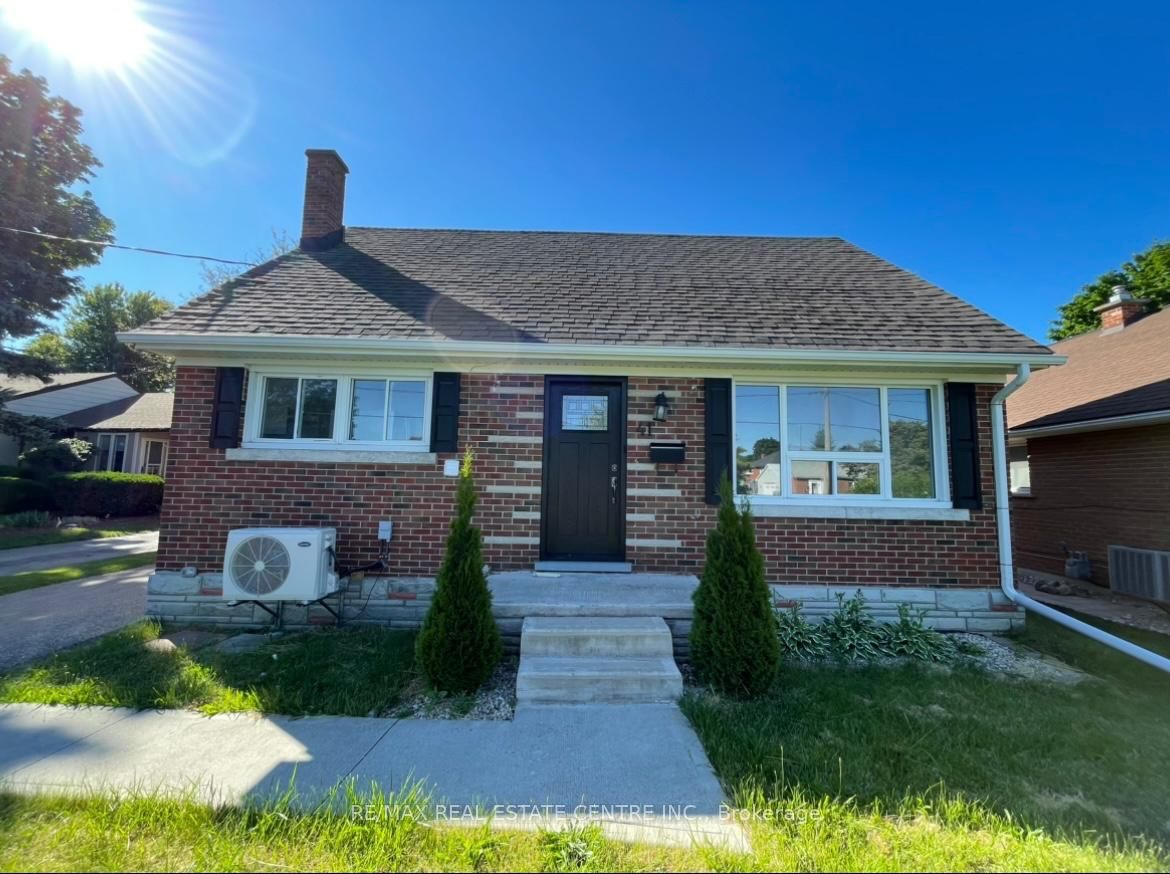 41 Belleview Avenue lower, Kitchener, ON N2B 1G4