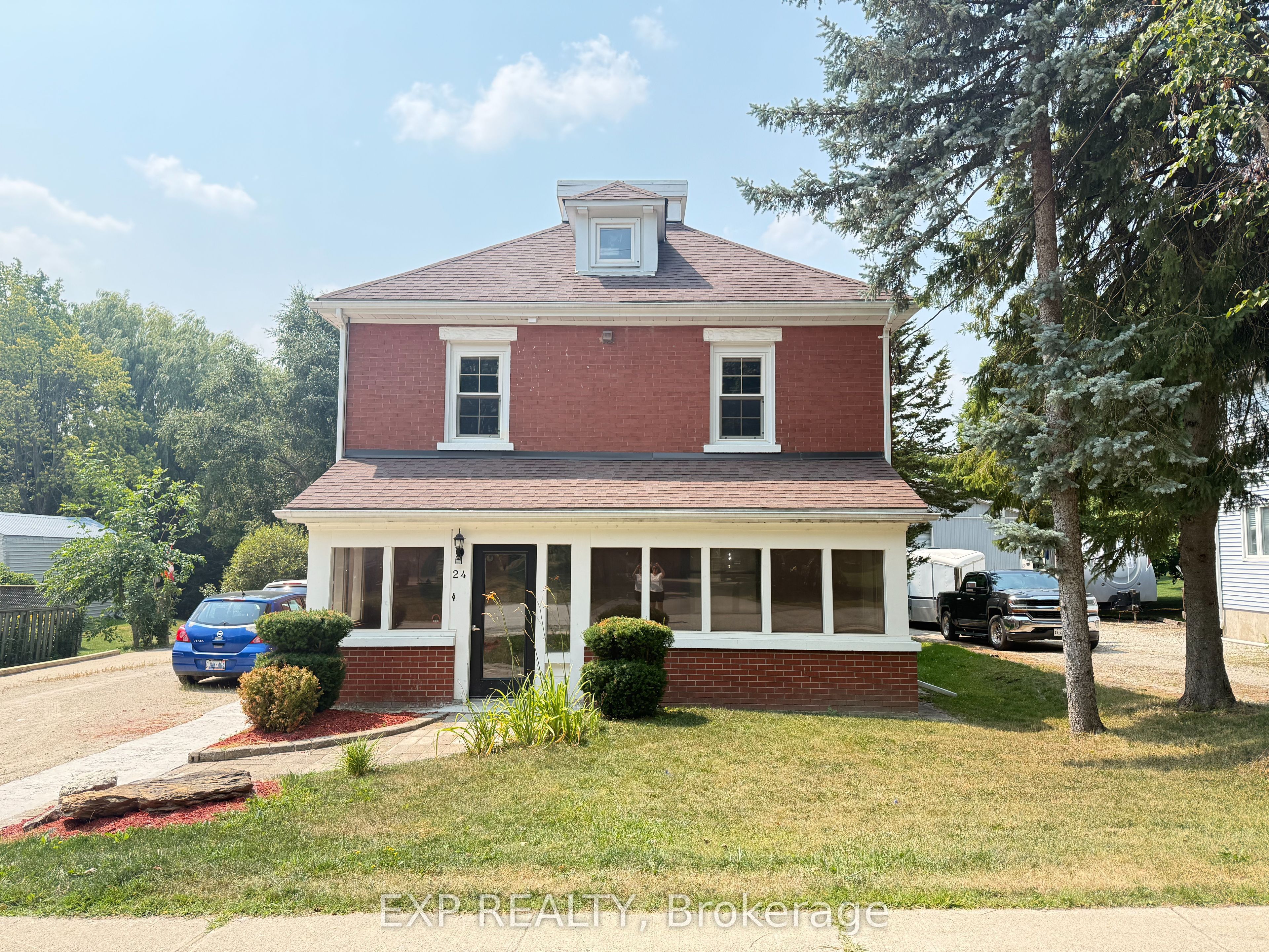 24 Emma Street N, East Luther Grand Valley, ON L9W 5N8