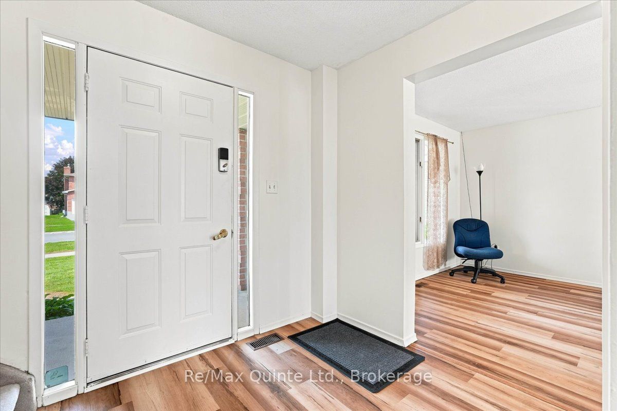 281 College Street W, Belleville, ON K8P 4Z6 photo 4