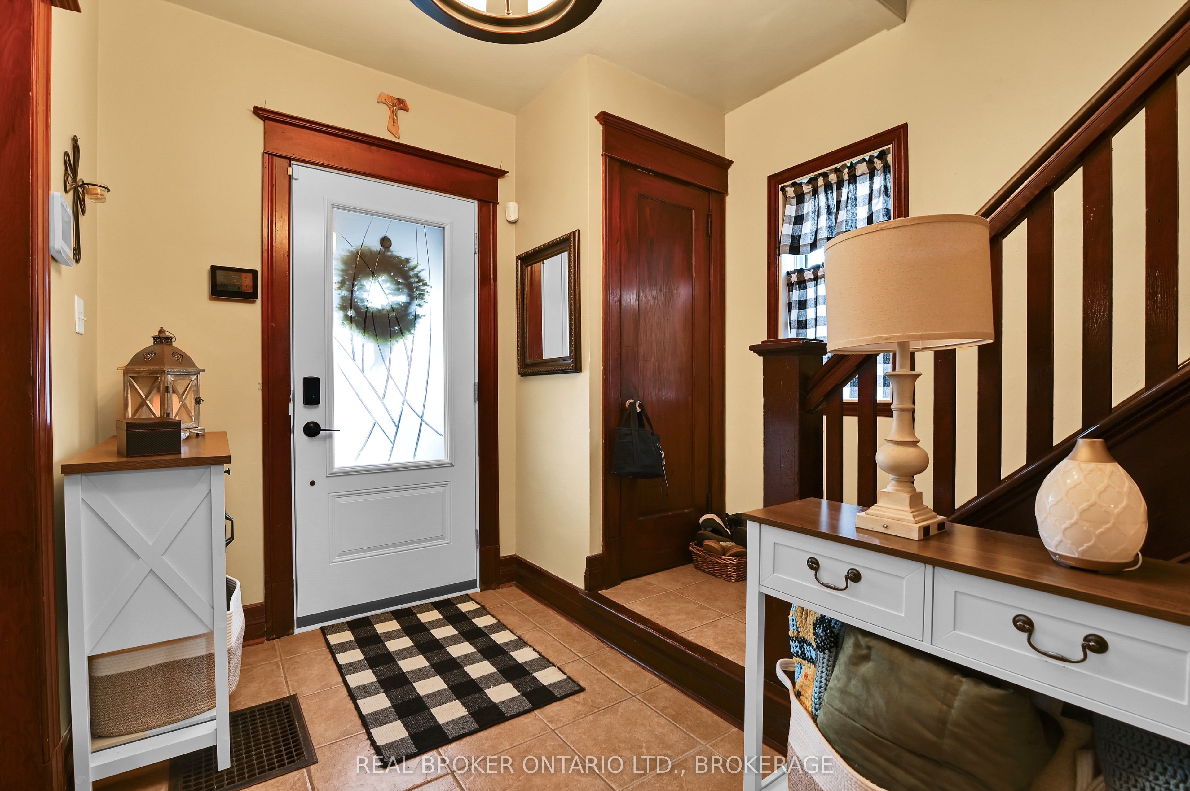 214 Fourth Street W, Cornwall, ON K6J 2S1 photo 4