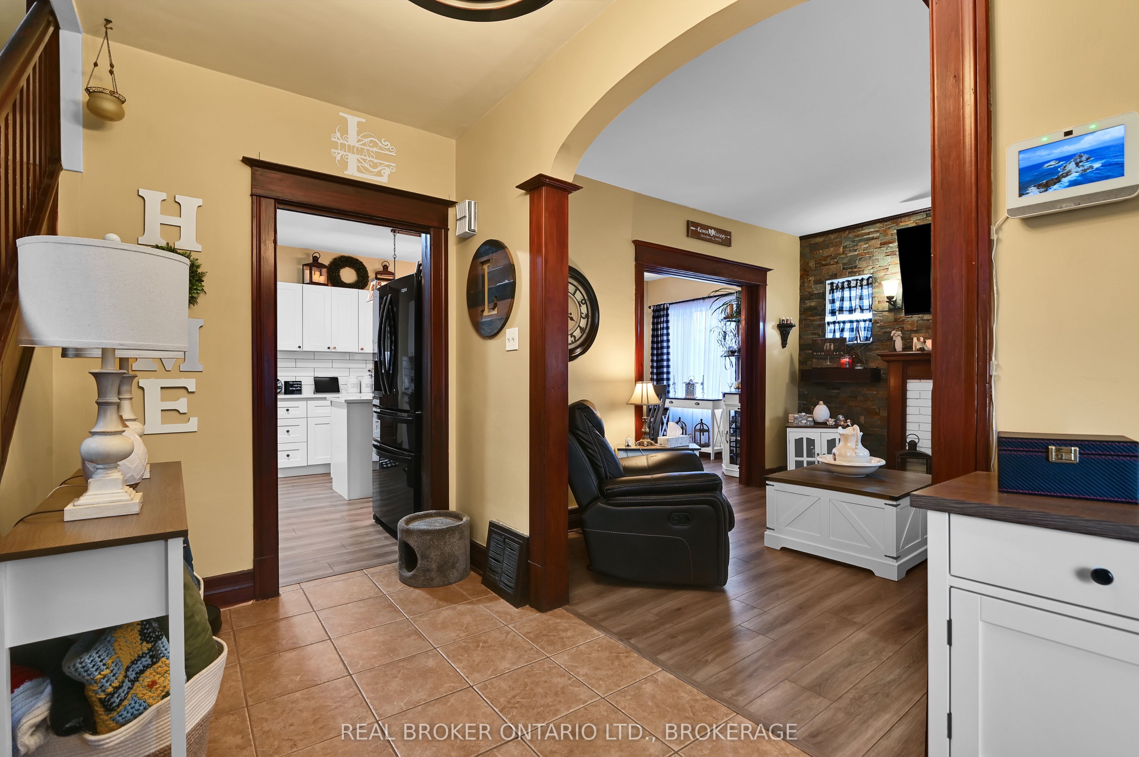 214 Fourth Street W, Cornwall, ON K6J 2S1 photo 5